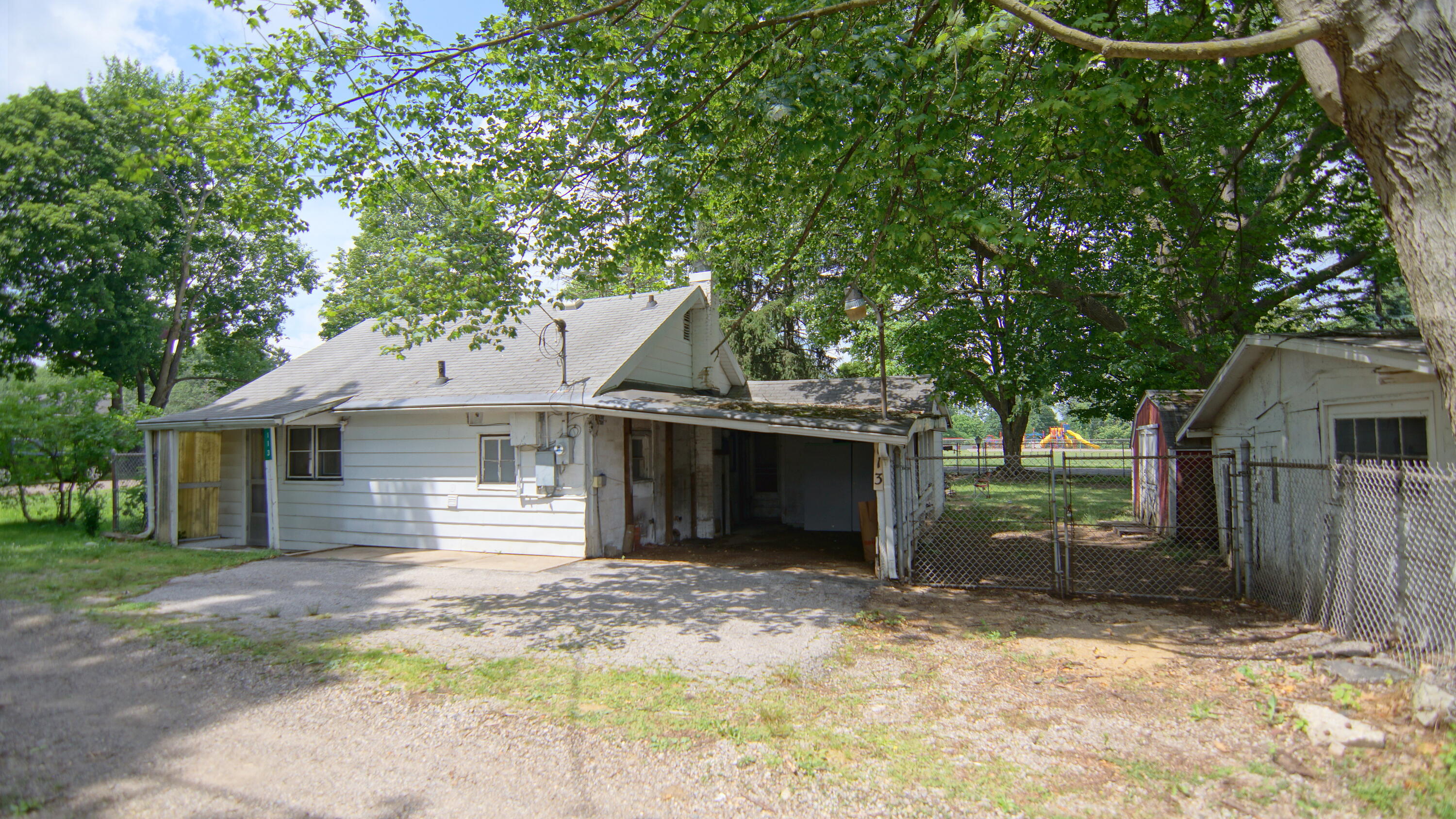 113 W 5th Street Buchanan MI 49107