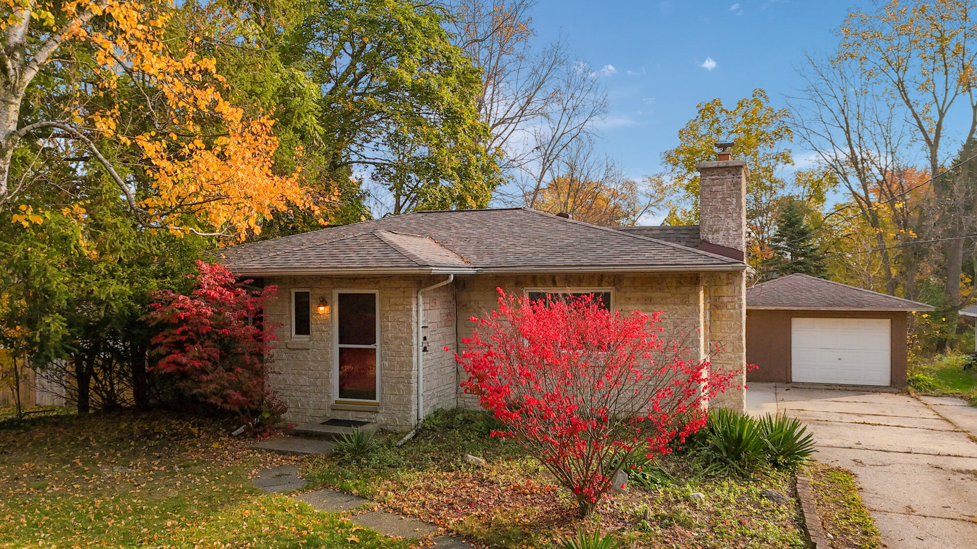 1882 Kinney Avenue NW Grand Rapids MI 49534