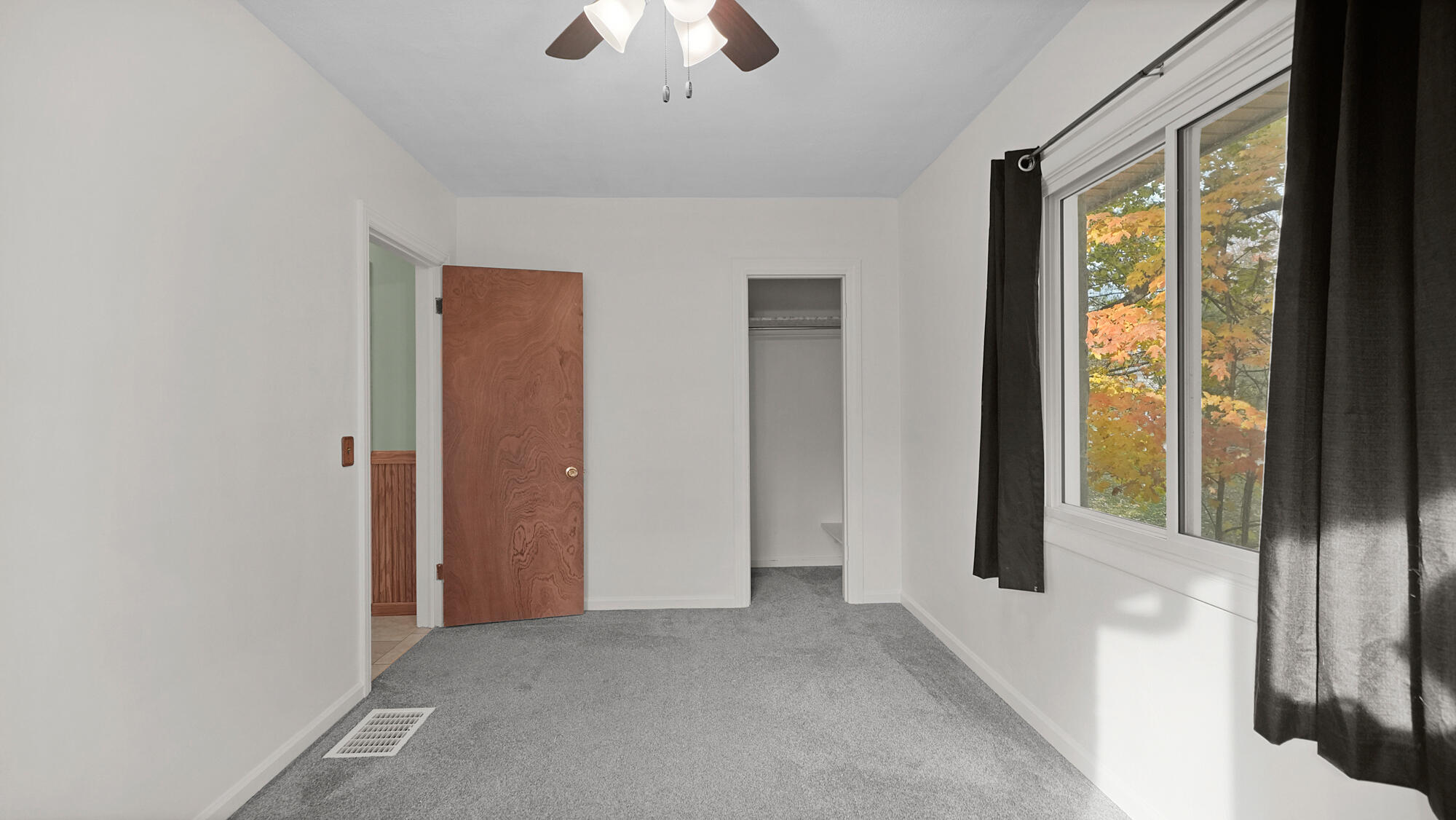 1882 Kinney Avenue NW Grand Rapids MI 49534