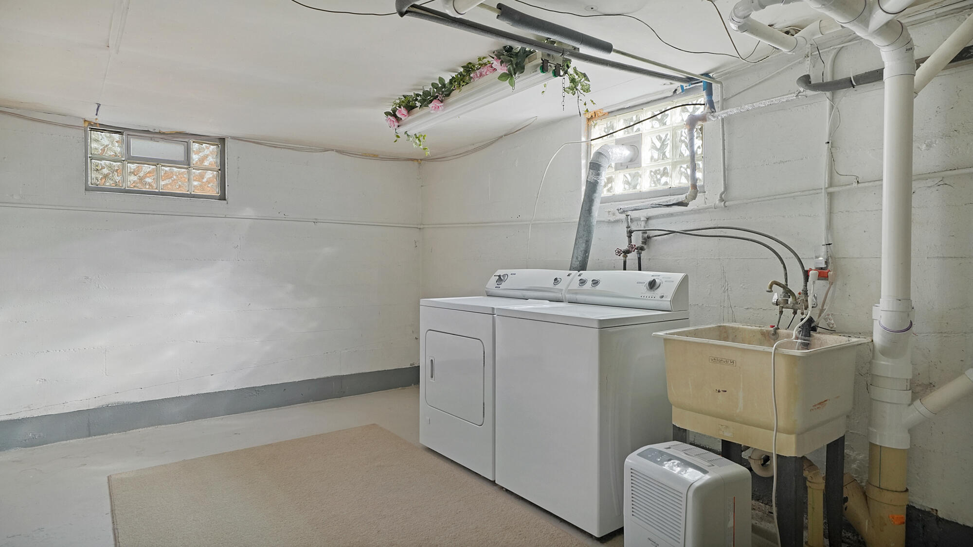 1882 Kinney Avenue NW Grand Rapids MI 49534