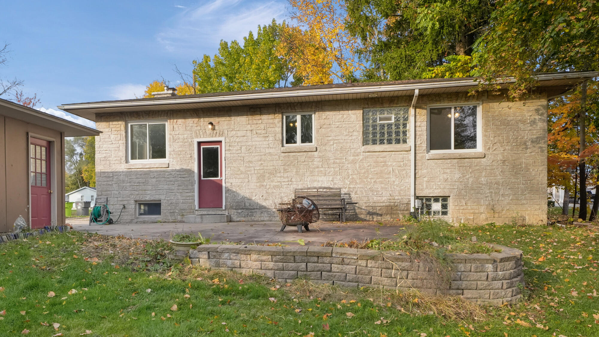 1882 Kinney Avenue NW Grand Rapids MI 49534