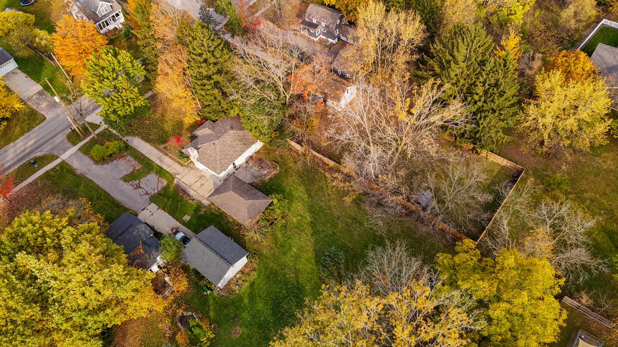 1882 Kinney Avenue NW Grand Rapids MI 49534