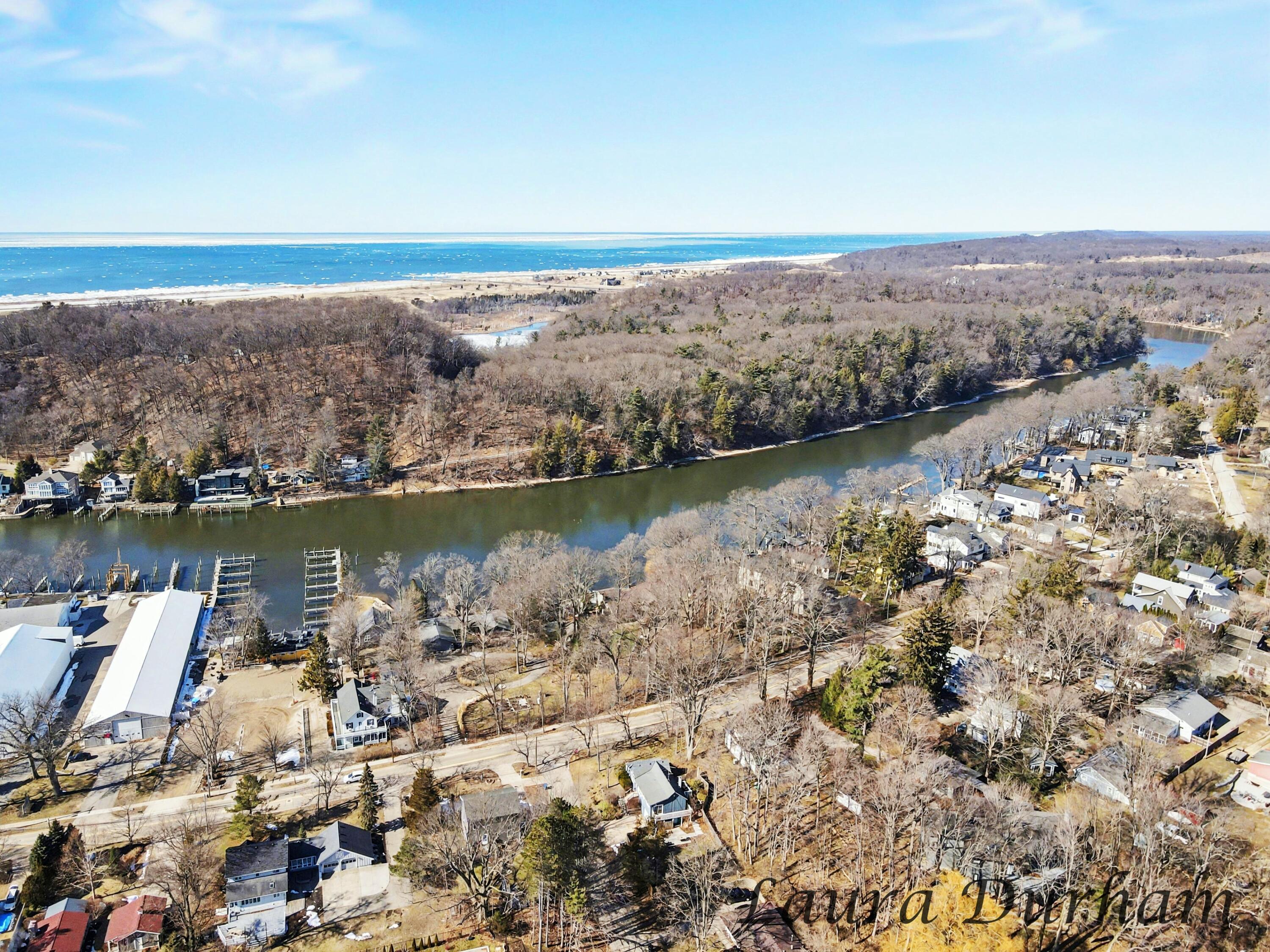 895 Holland Street Saugatuck MI 49453