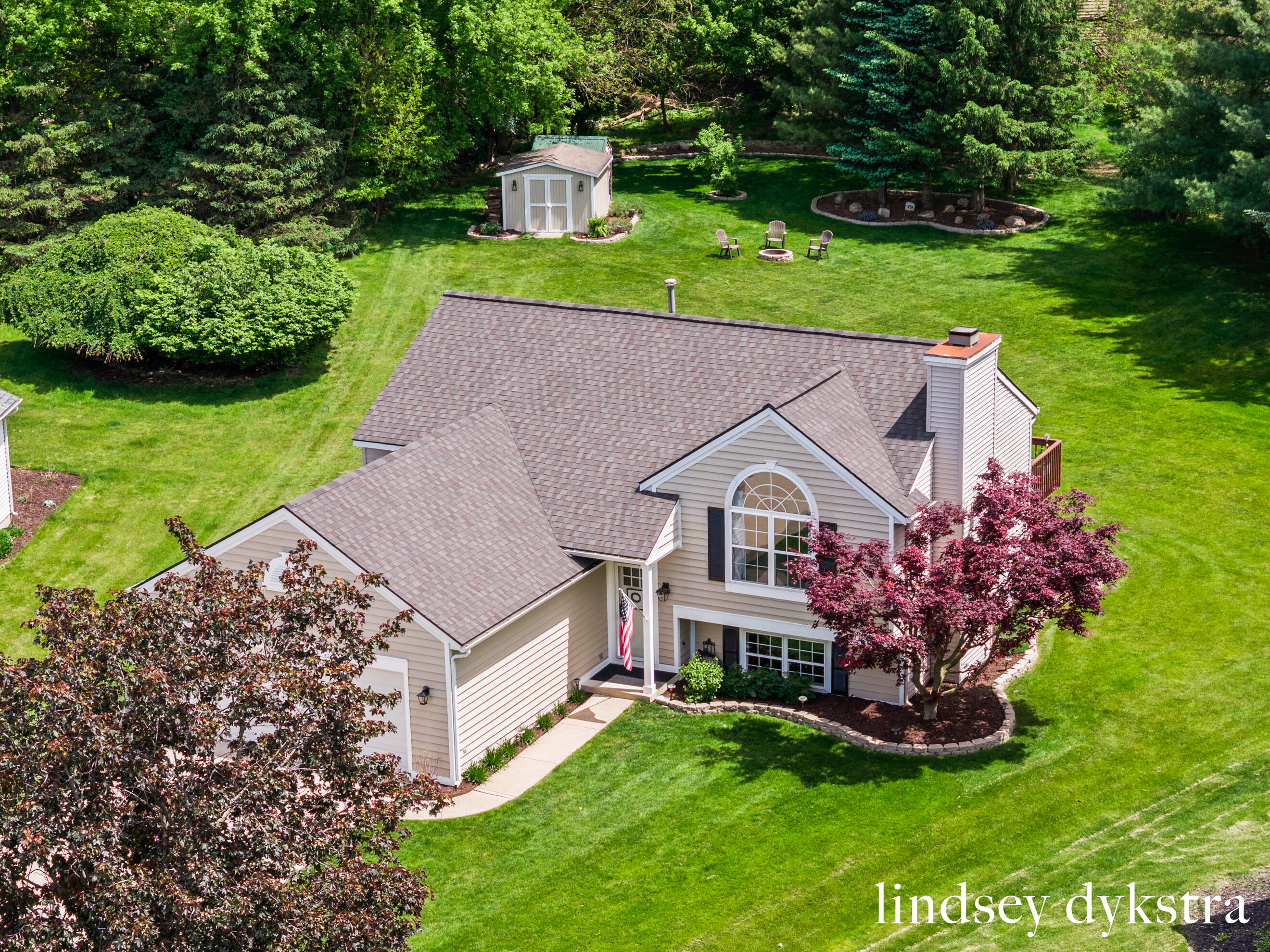 2206 Thistledowne Drive NE Grand Rapids MI 49505
