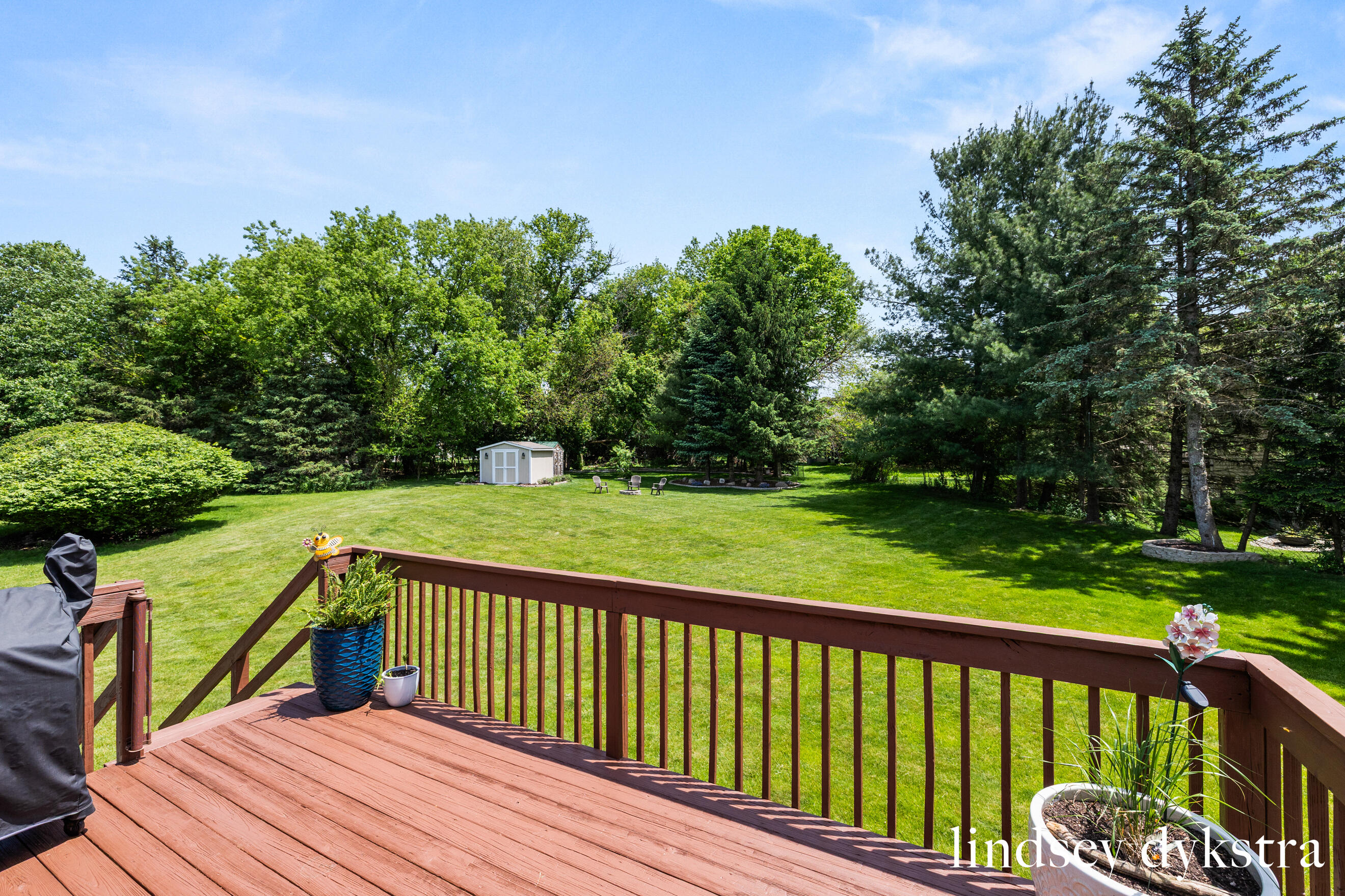 2206 Thistledowne Drive NE Grand Rapids MI 49505
