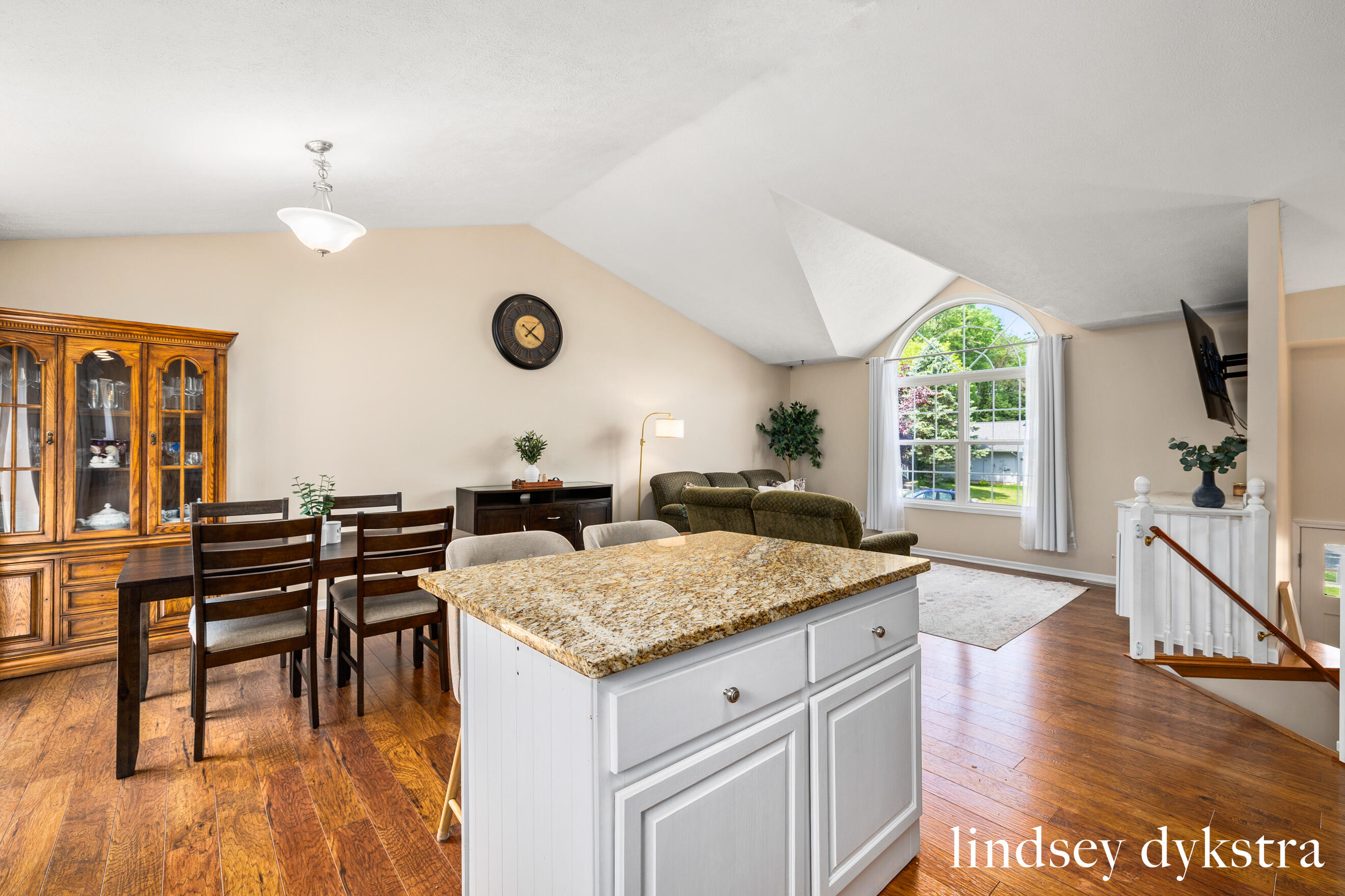 2206 Thistledowne Drive NE Grand Rapids MI 49505