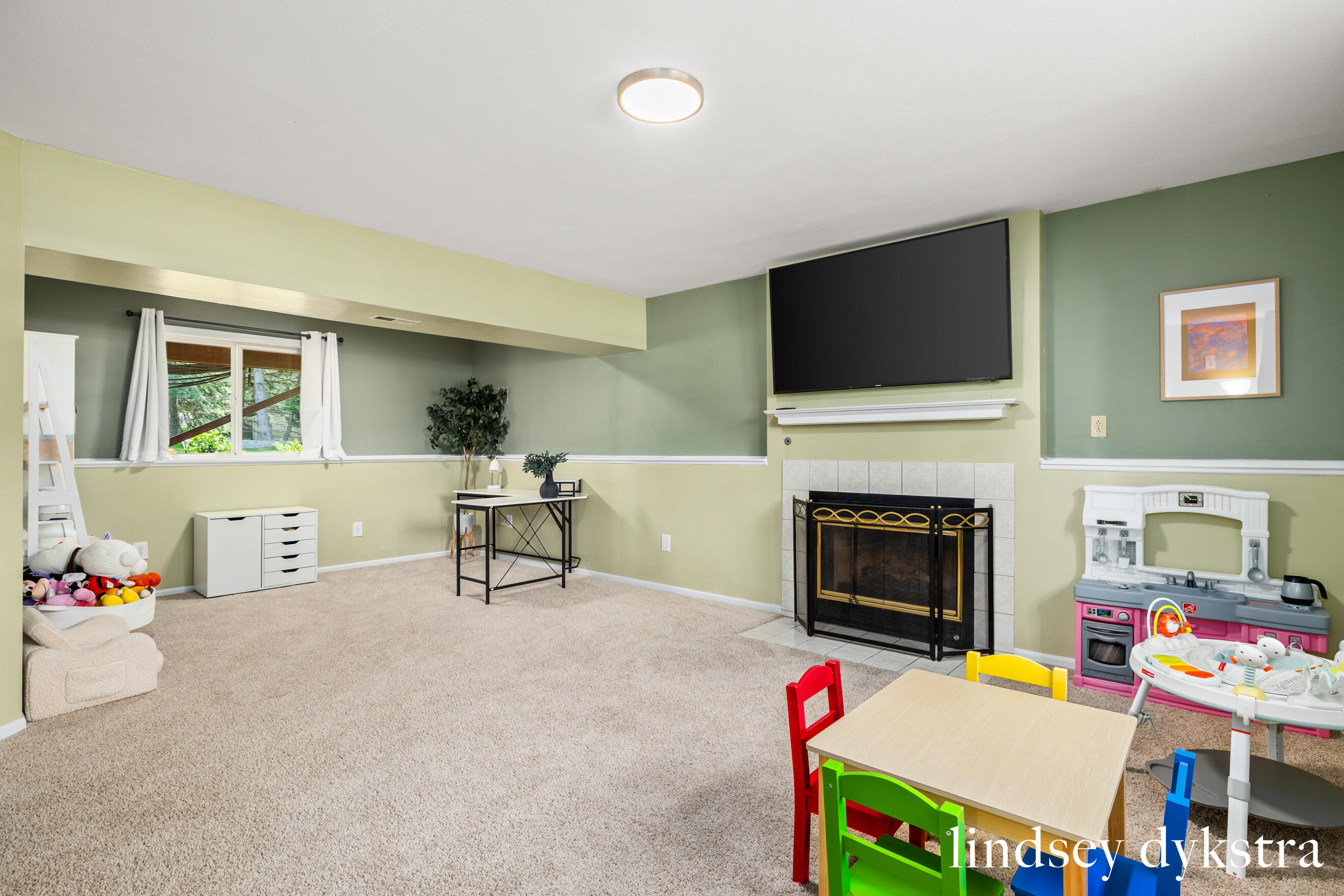 2206 Thistledowne Drive NE Grand Rapids MI 49505