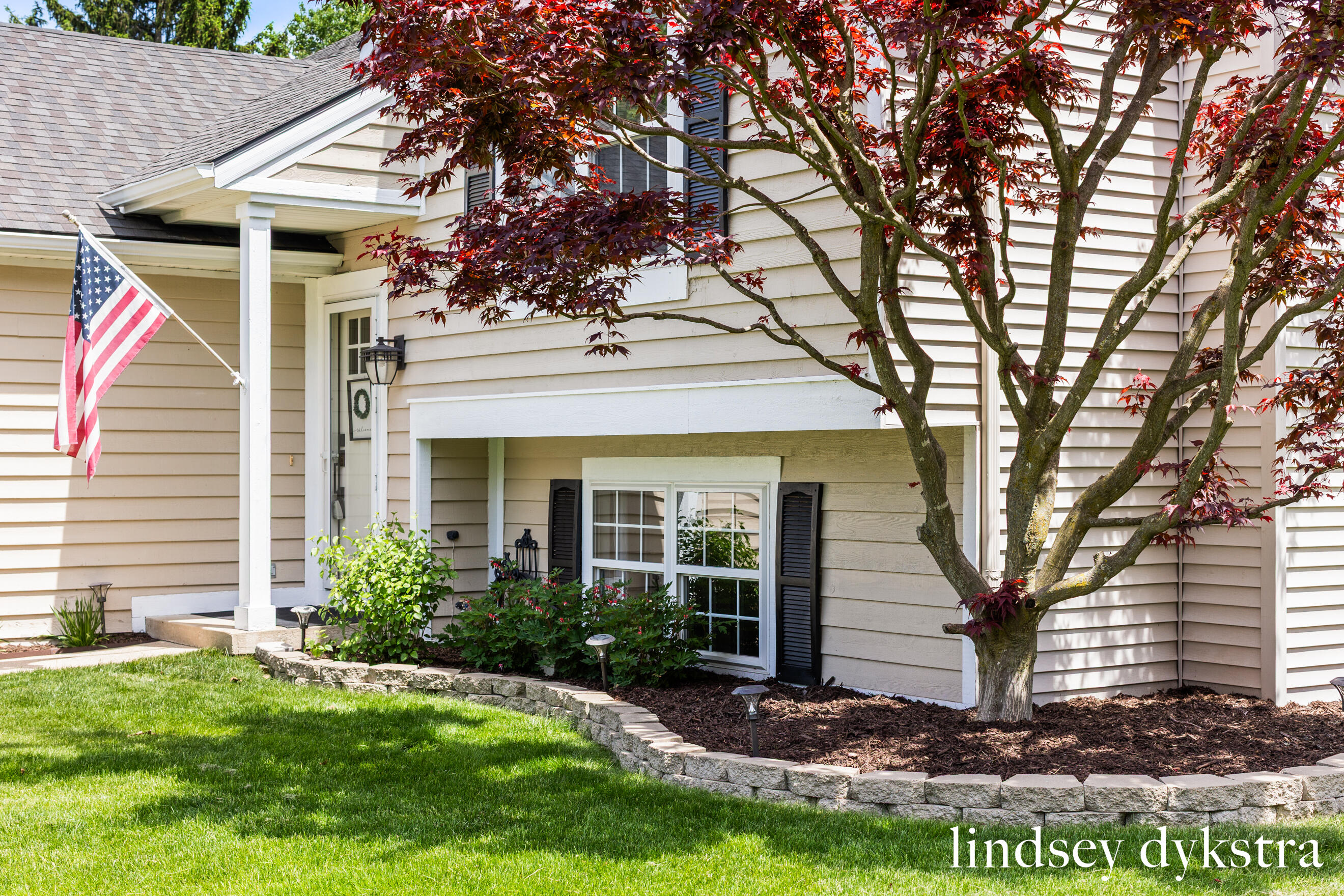 2206 Thistledowne Drive NE Grand Rapids MI 49505