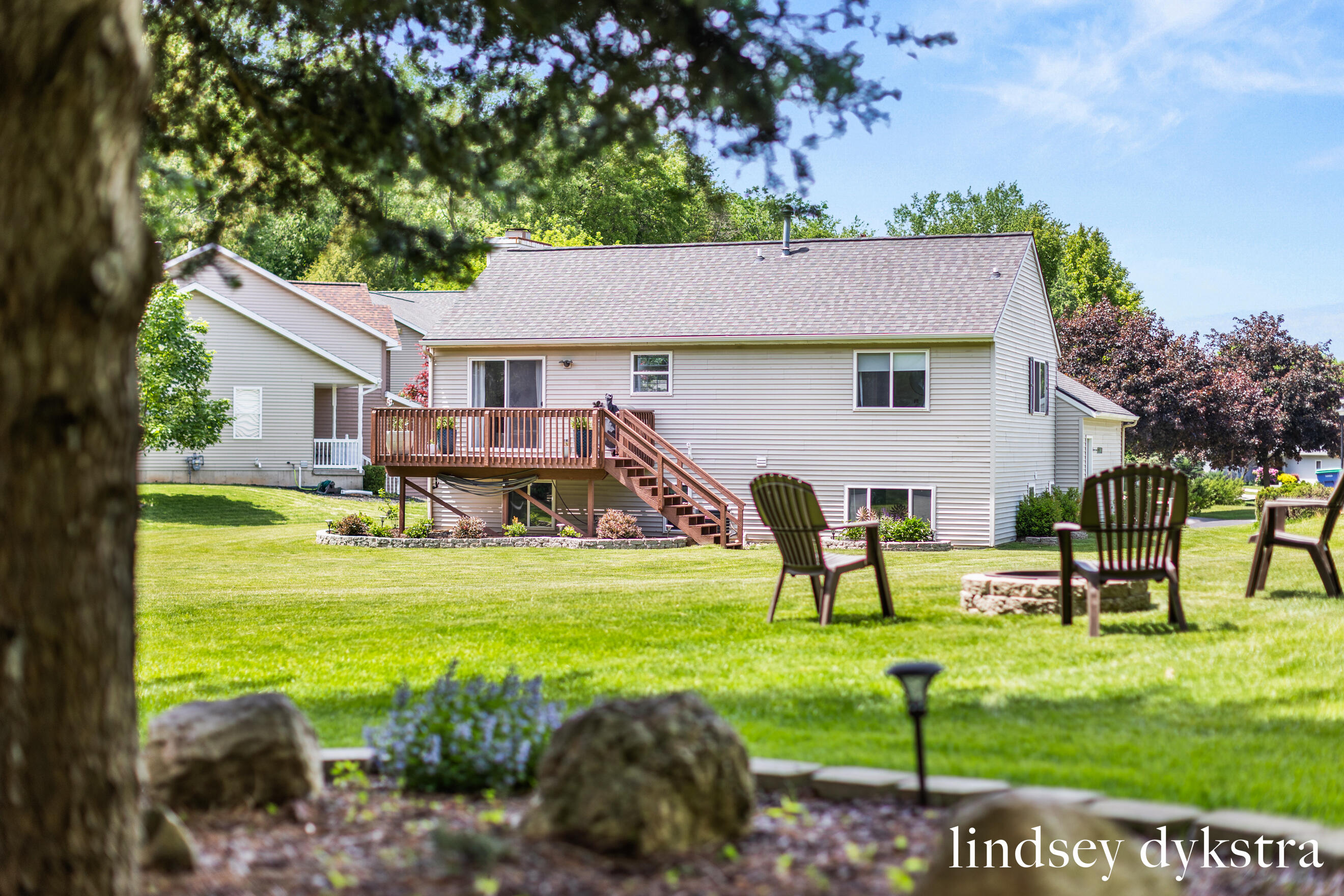 2206 Thistledowne Drive NE Grand Rapids MI 49505