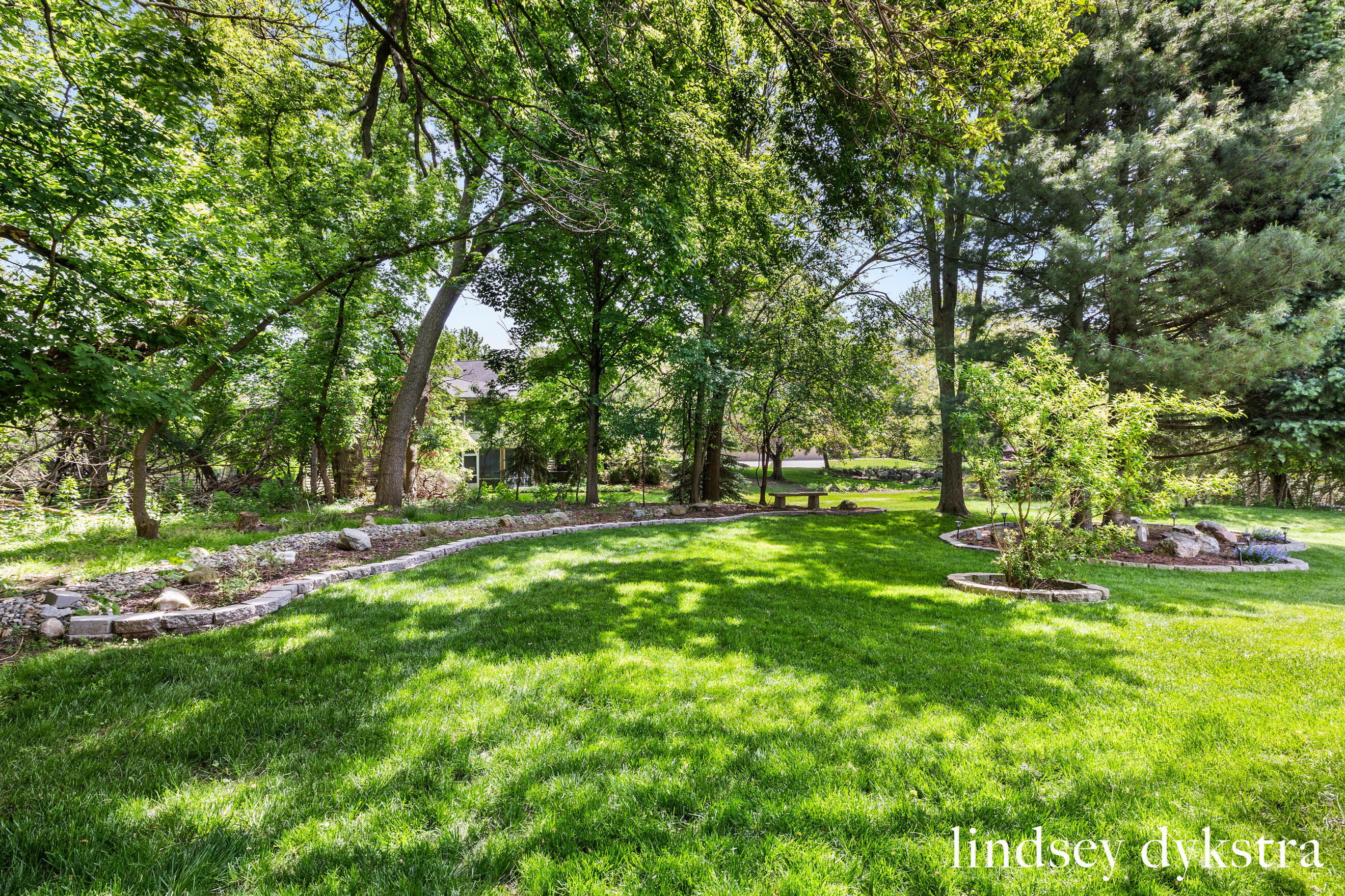 2206 Thistledowne Drive NE Grand Rapids MI 49505