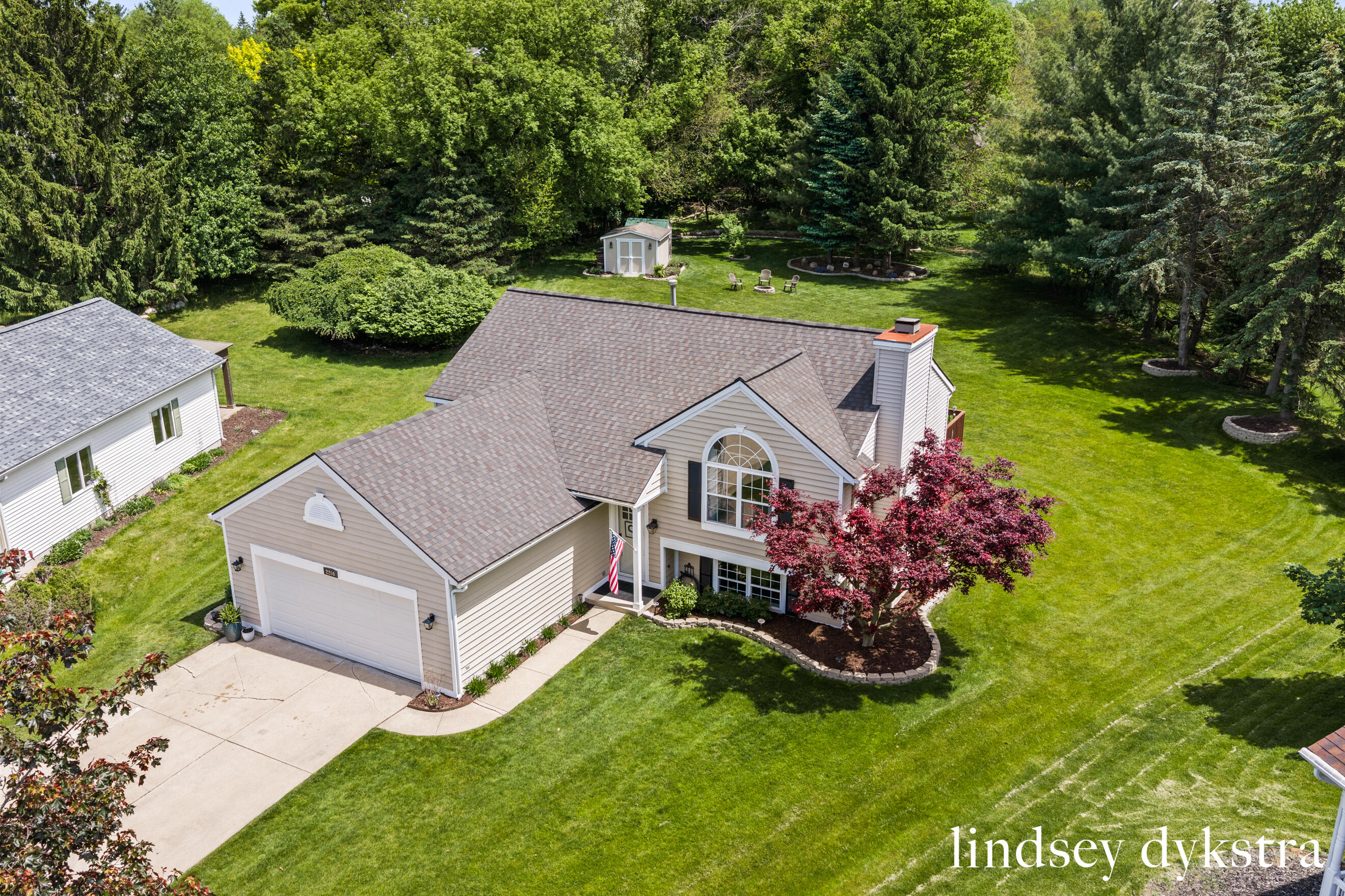 2206 Thistledowne Drive NE Grand Rapids MI 49505