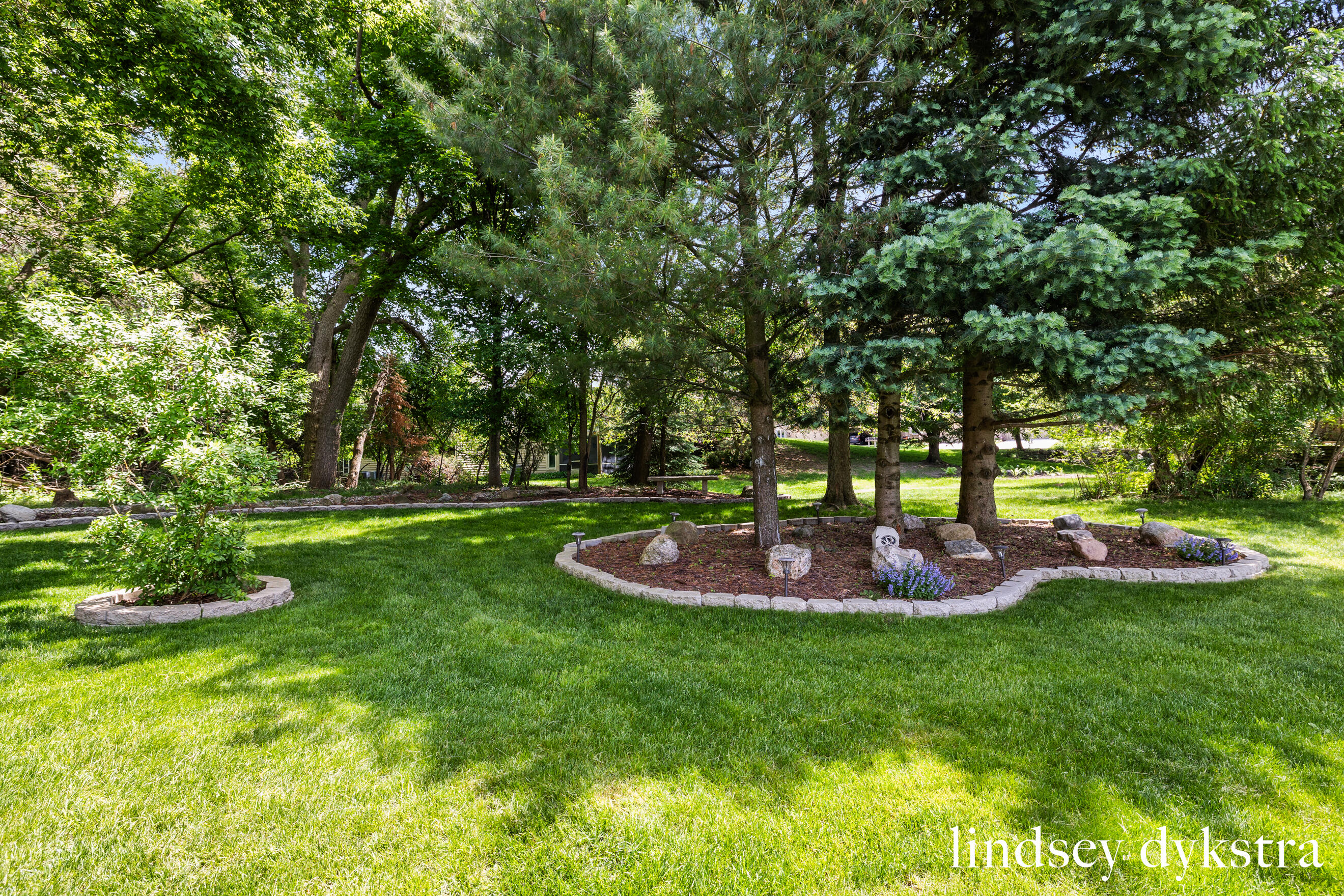 2206 Thistledowne Drive NE Grand Rapids MI 49505