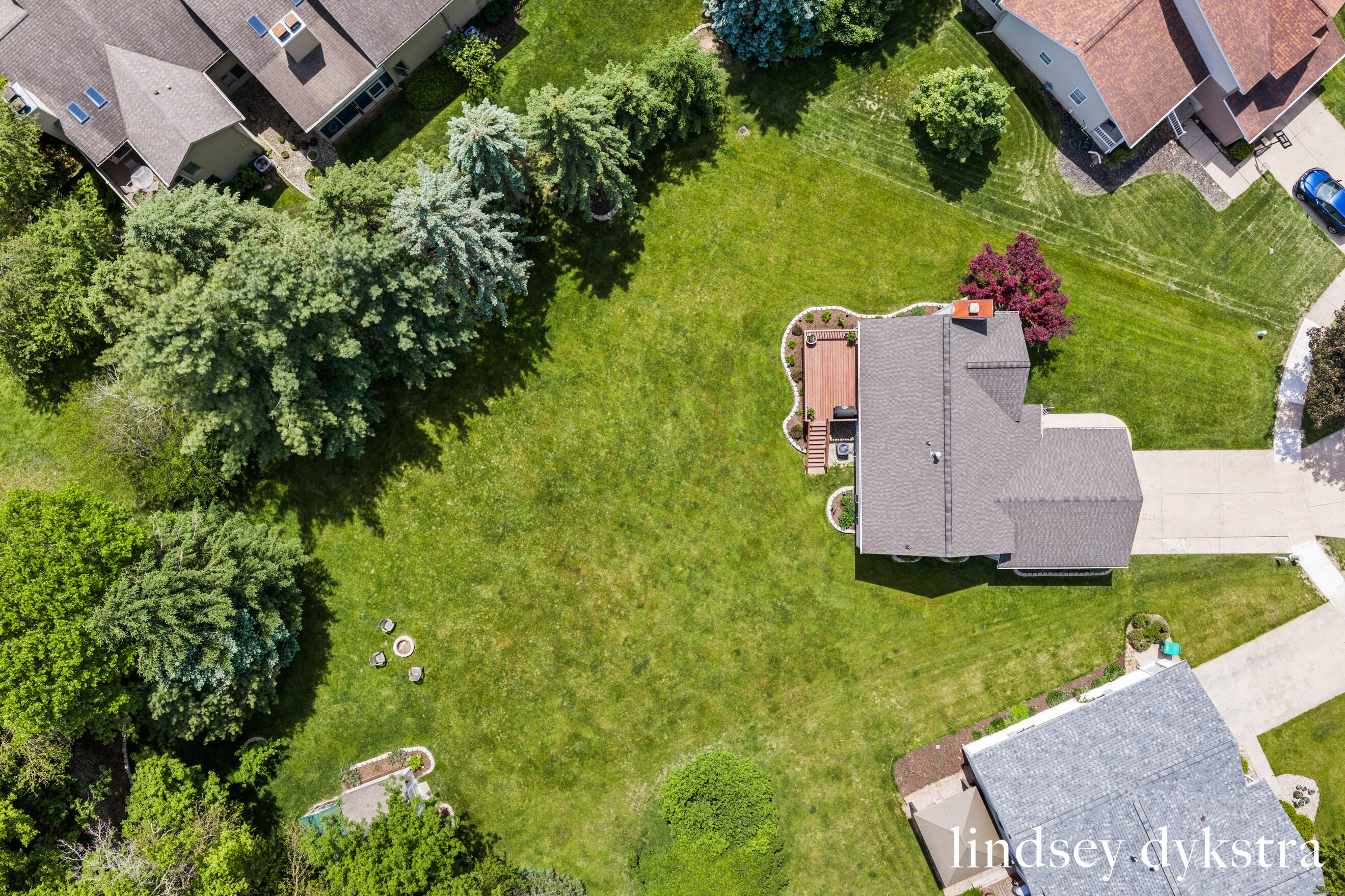 2206 Thistledowne Drive NE Grand Rapids MI 49505