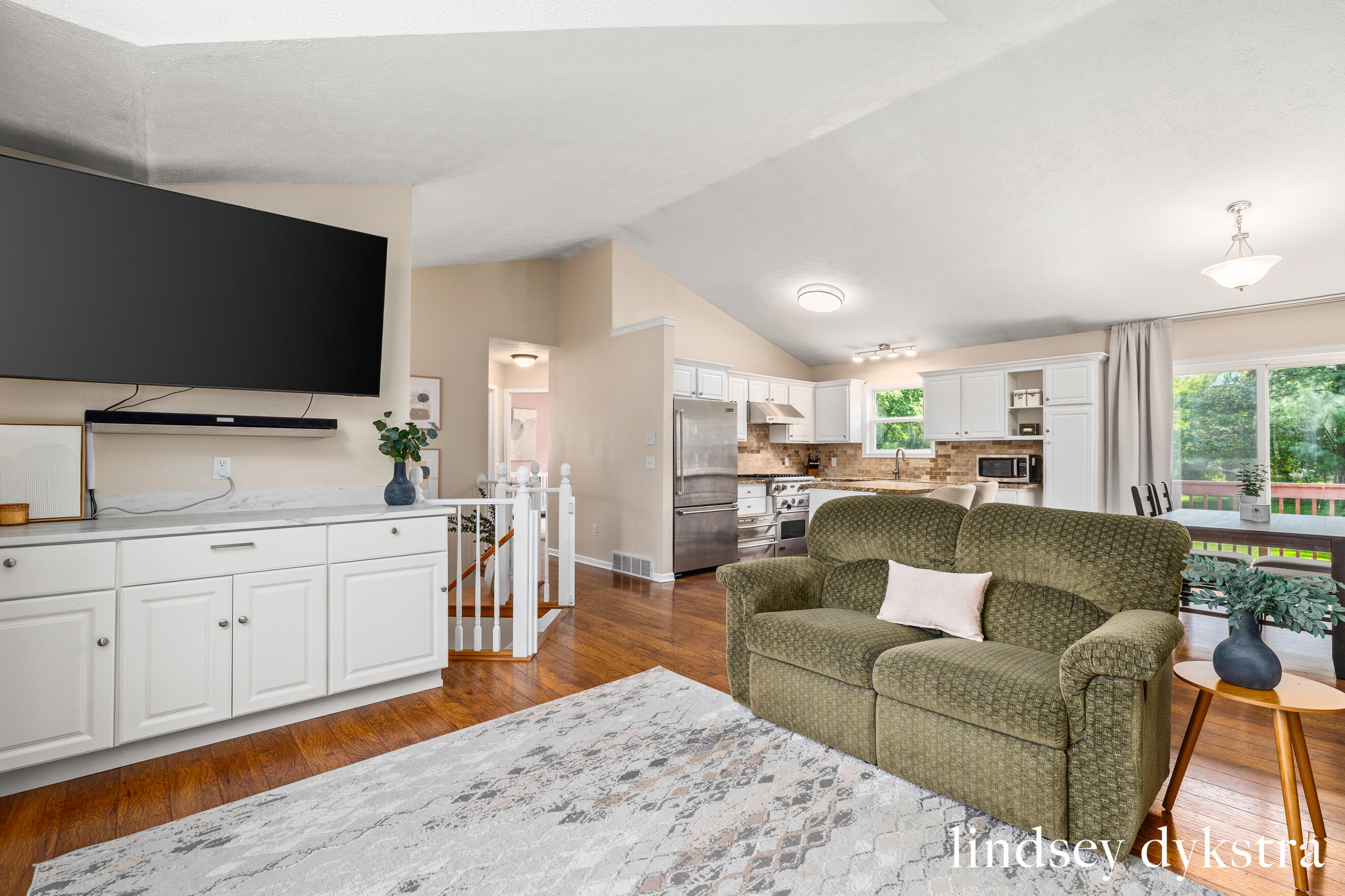 2206 Thistledowne Drive NE Grand Rapids MI 49505