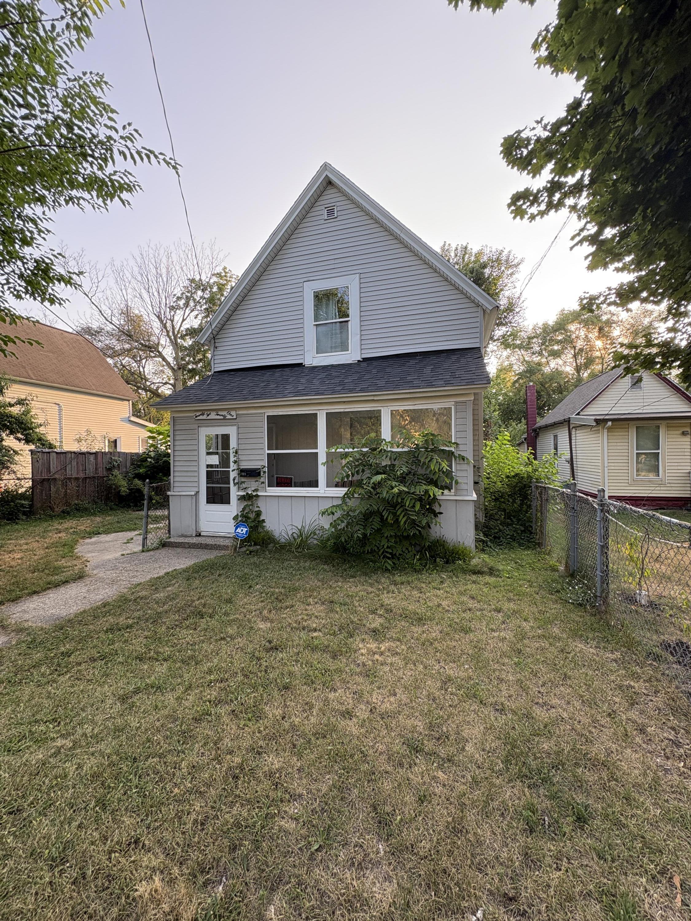 2221 Palace Avenue SW Grand Rapids MI 49507