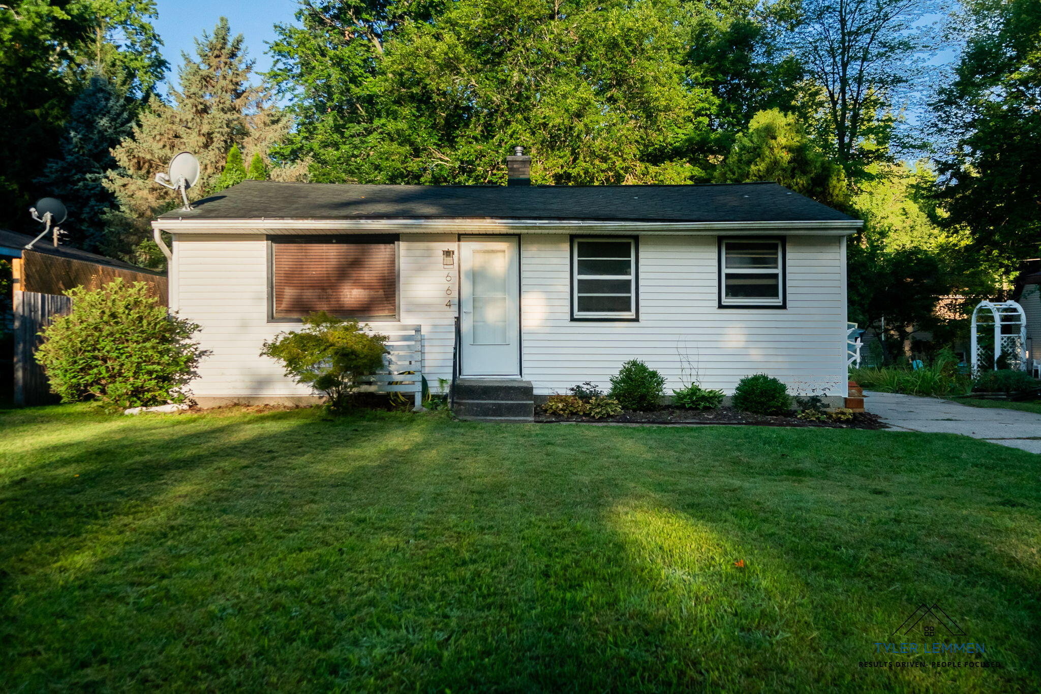664 Midway Avenue Holland MI 49423