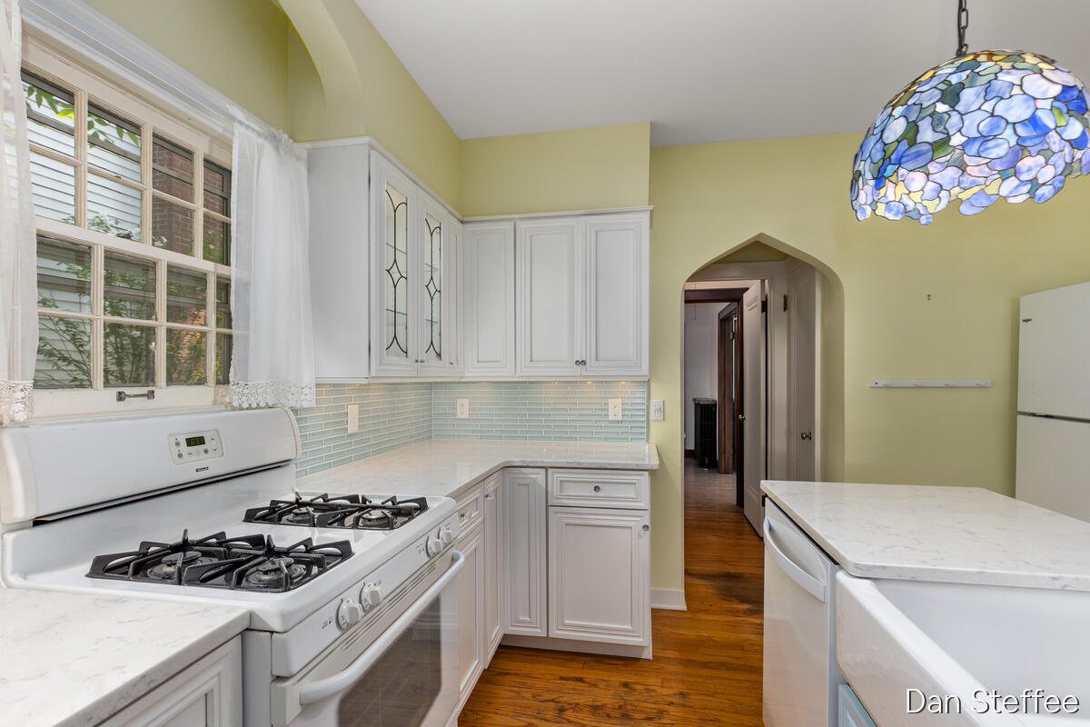 23 Alten Avenue NE Grand Rapids MI 49503