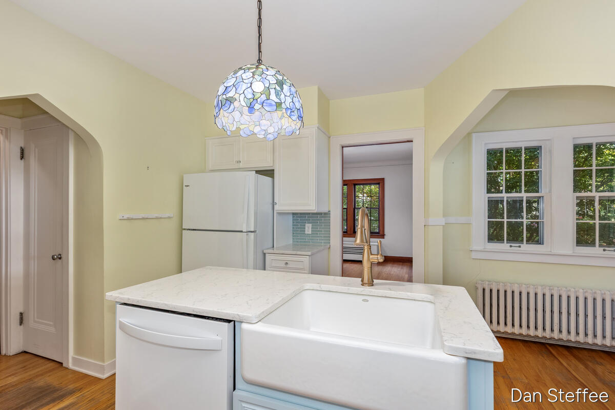 23 Alten Avenue NE Grand Rapids MI 49503