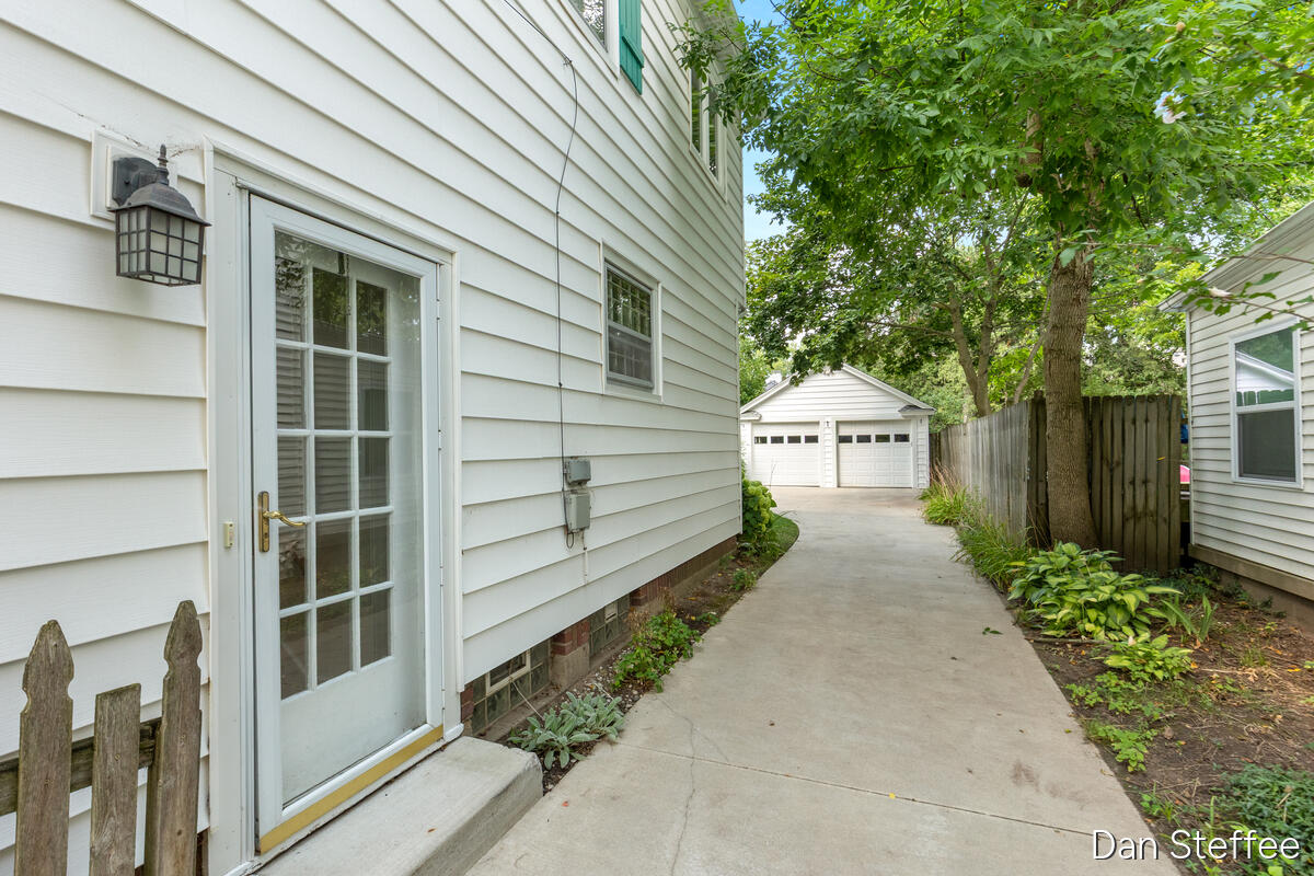 23 Alten Avenue NE Grand Rapids MI 49503