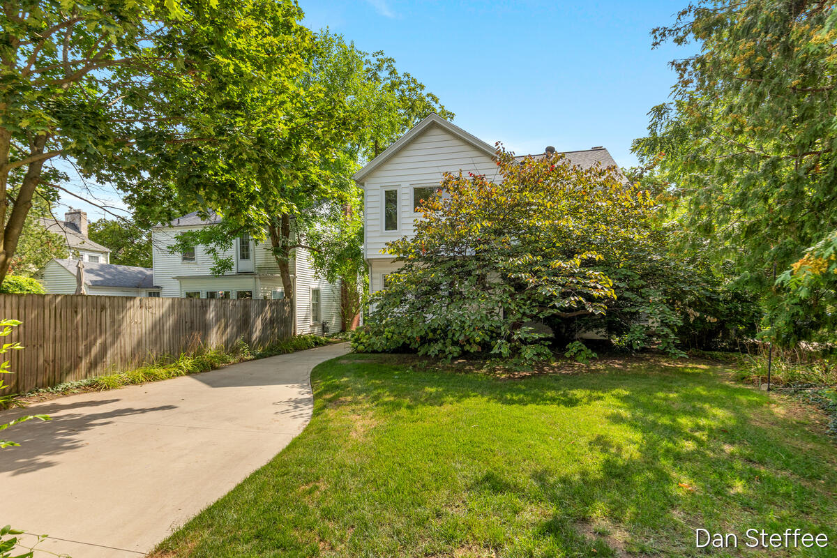 23 Alten Avenue NE Grand Rapids MI 49503