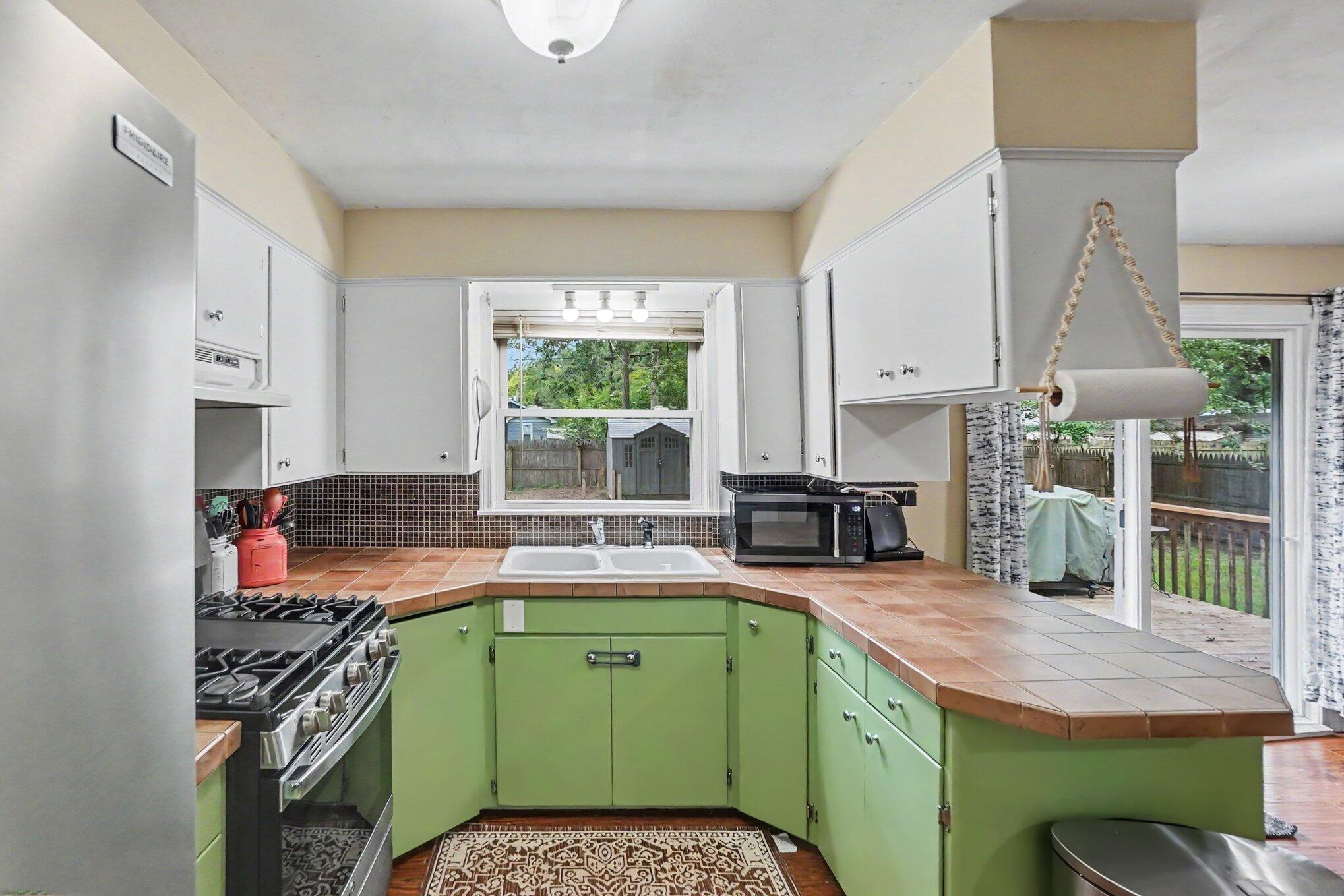 1277 Francis Avenue Muskegon MI 49442