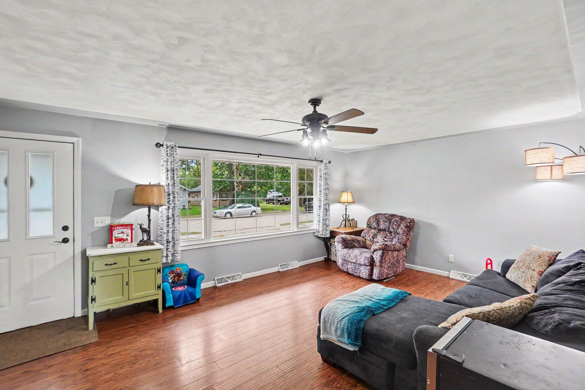 1277 Francis Avenue Muskegon MI 49442