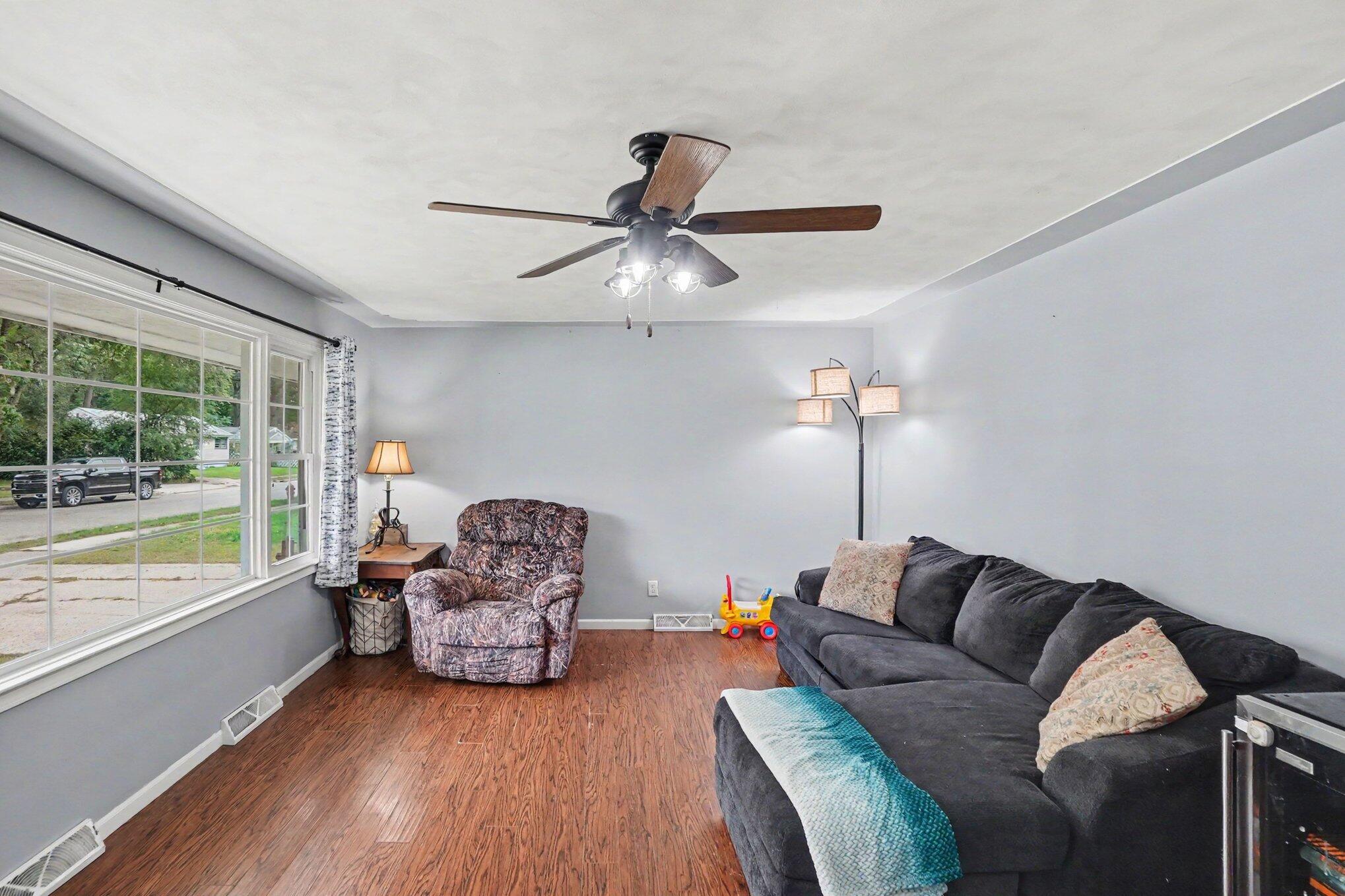 1277 Francis Avenue Muskegon MI 49442