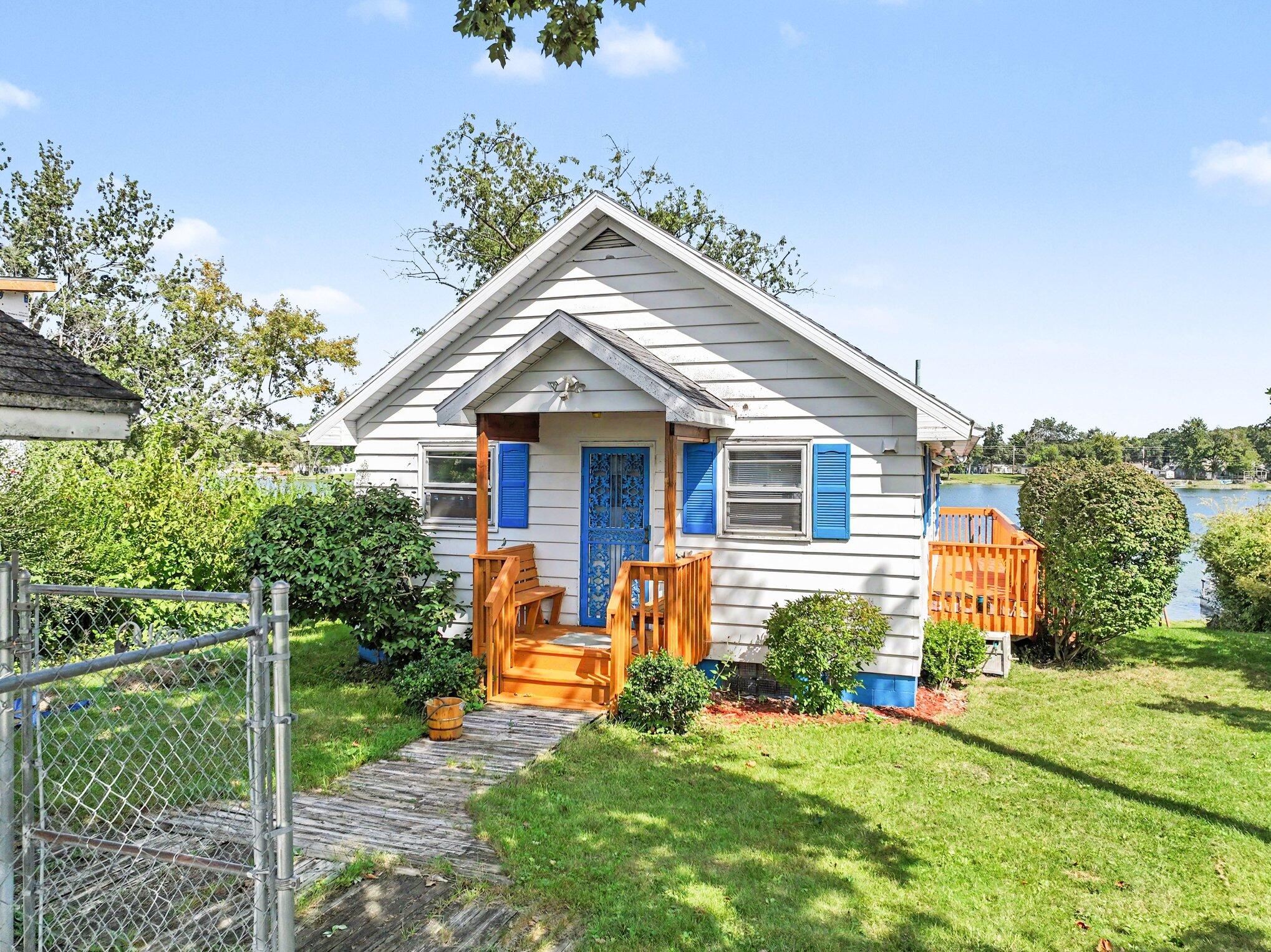24998 Lakeshore Drive Dowagiac MI 49047