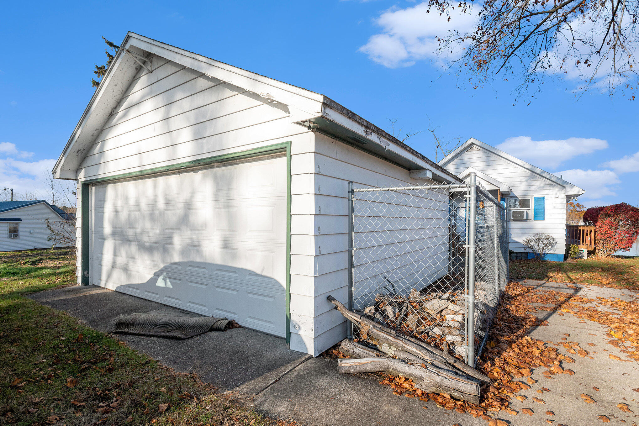 24998 Lakeshore Drive Dowagiac MI 49047