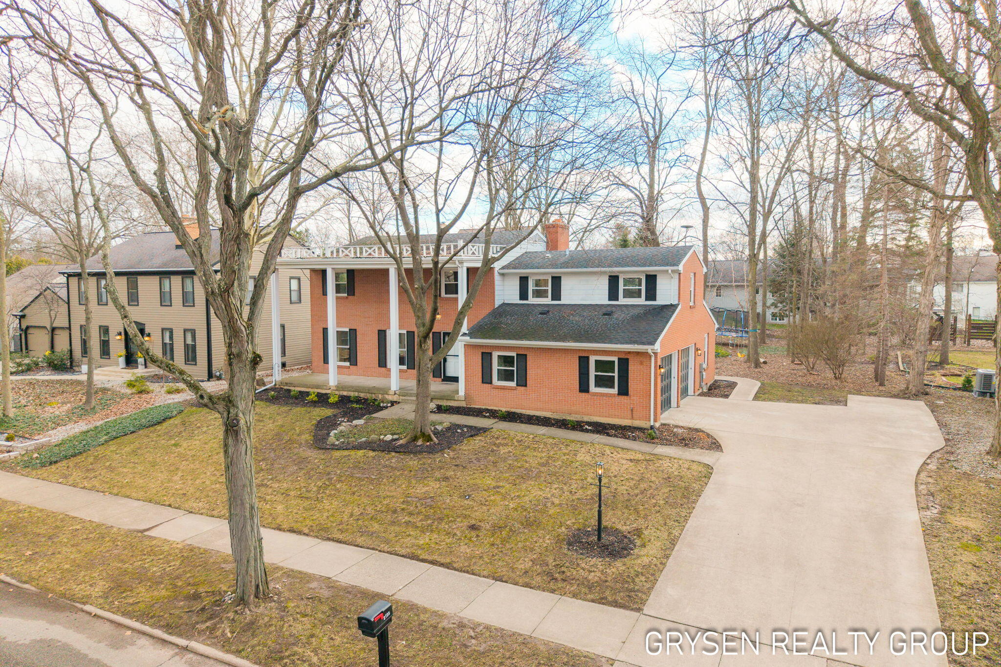2735 Barfield Drive SE Grand Rapids MI 49546