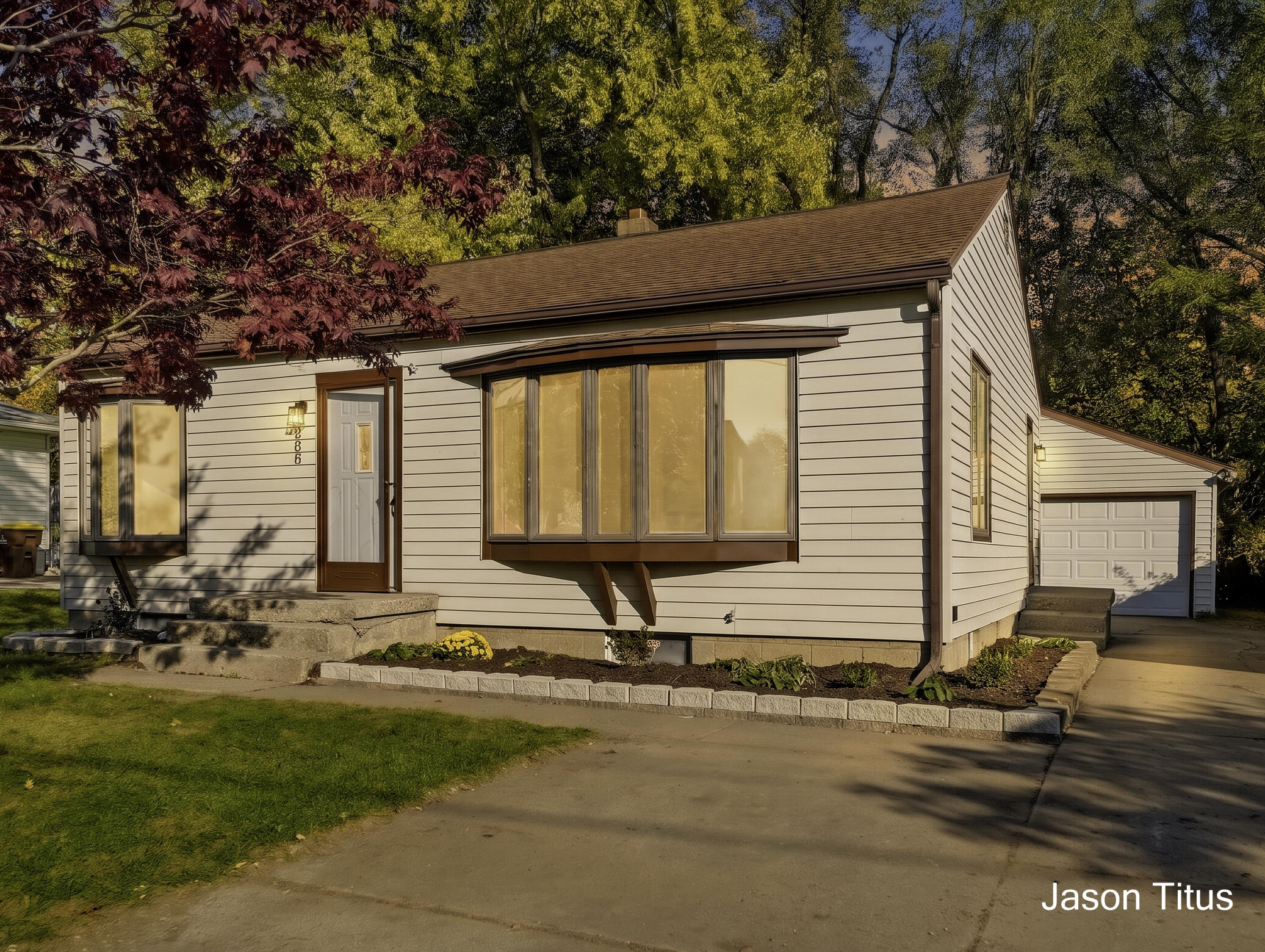 4244 NE Lester Drive NE Grand Rapids MI 49525