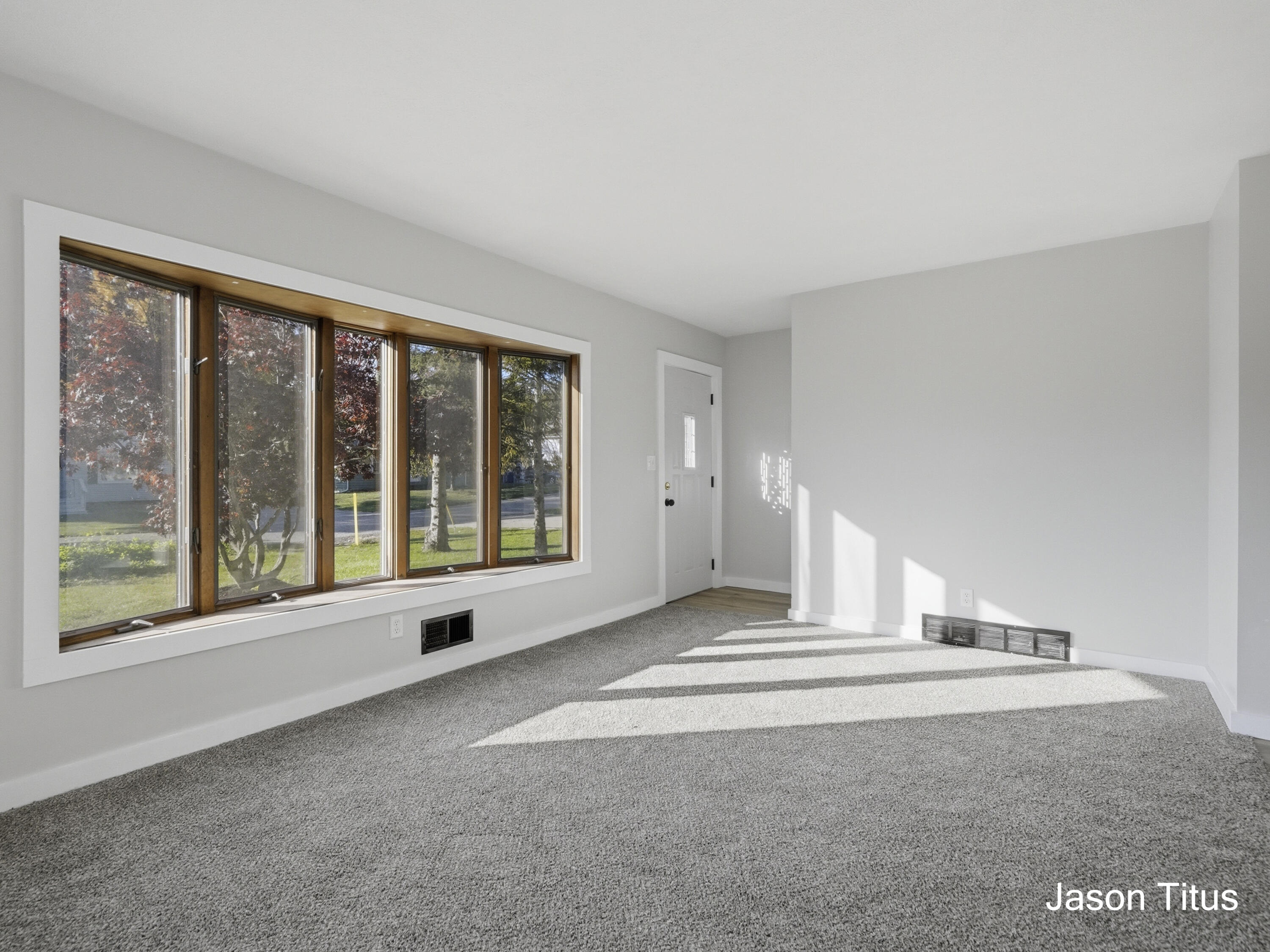 4244 NE Lester Drive NE Grand Rapids MI 49525