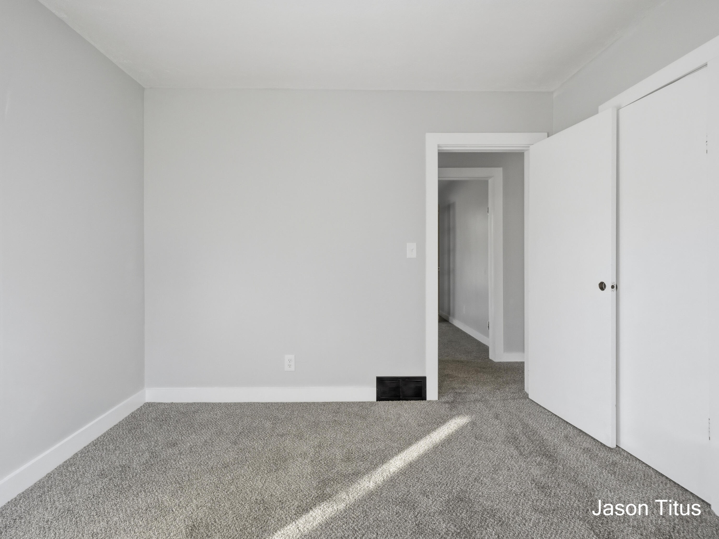 4244 NE Lester Drive NE Grand Rapids MI 49525