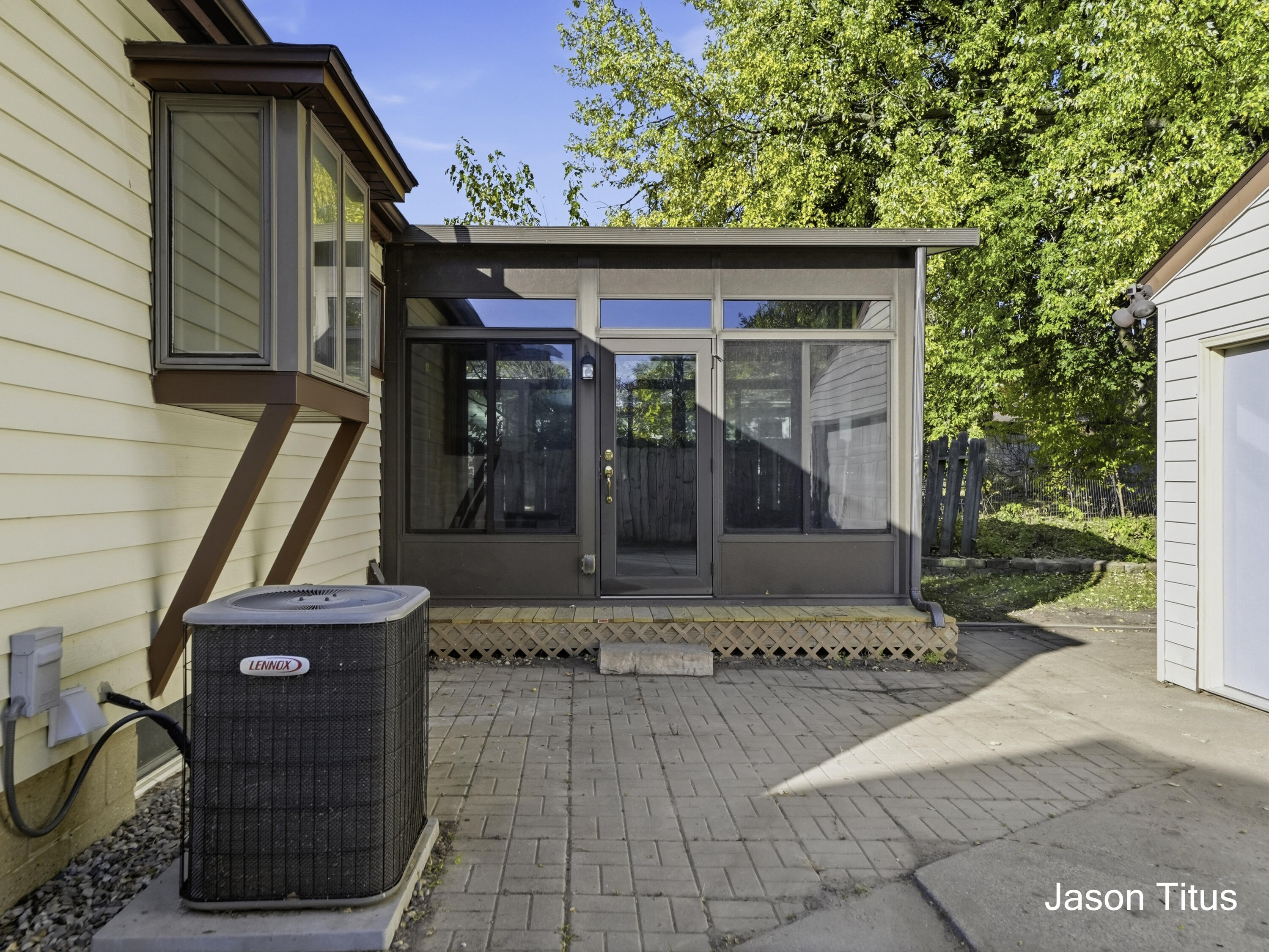 4244 NE Lester Drive NE Grand Rapids MI 49525