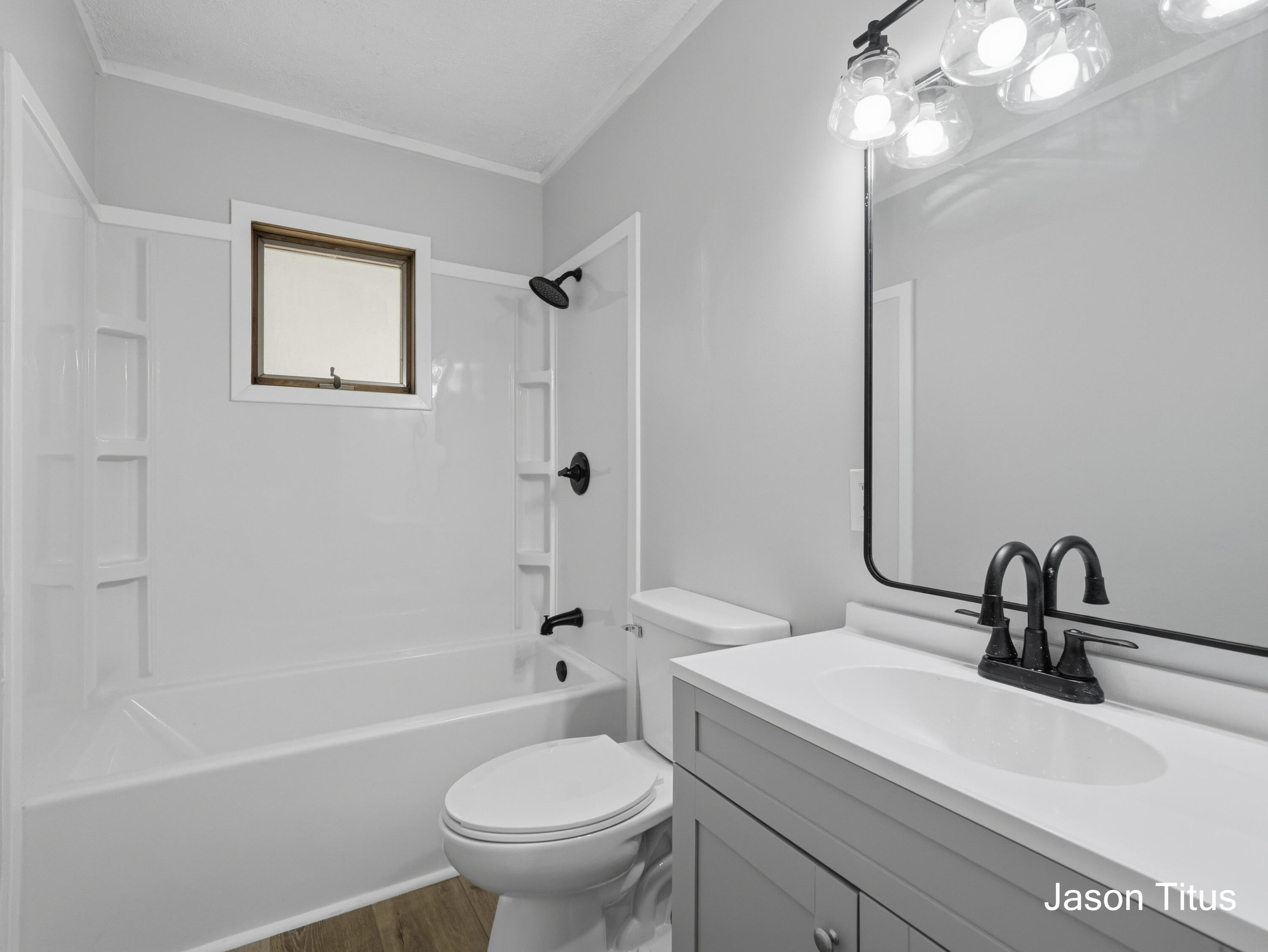 4244 NE Lester Drive NE Grand Rapids MI 49525