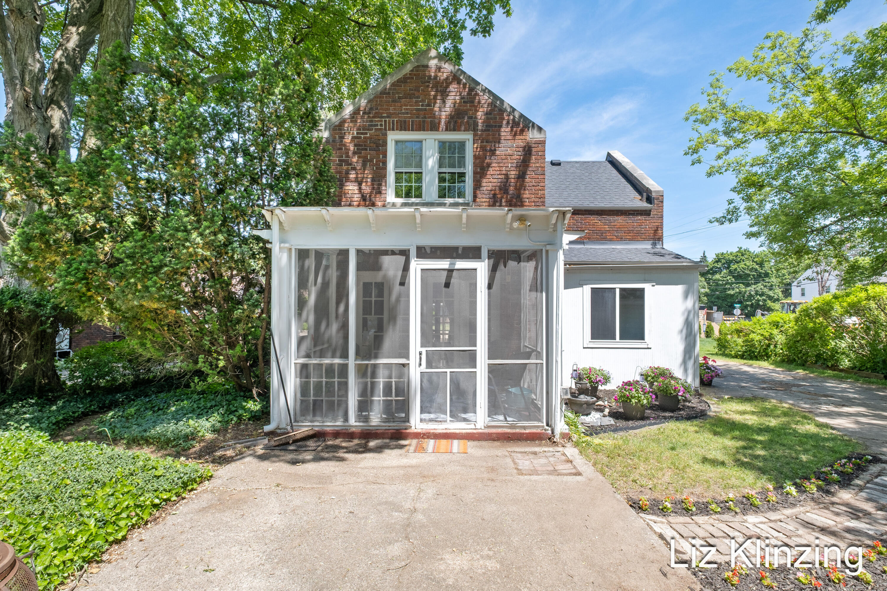 450 Burton Street SE Grand Rapids MI 49507