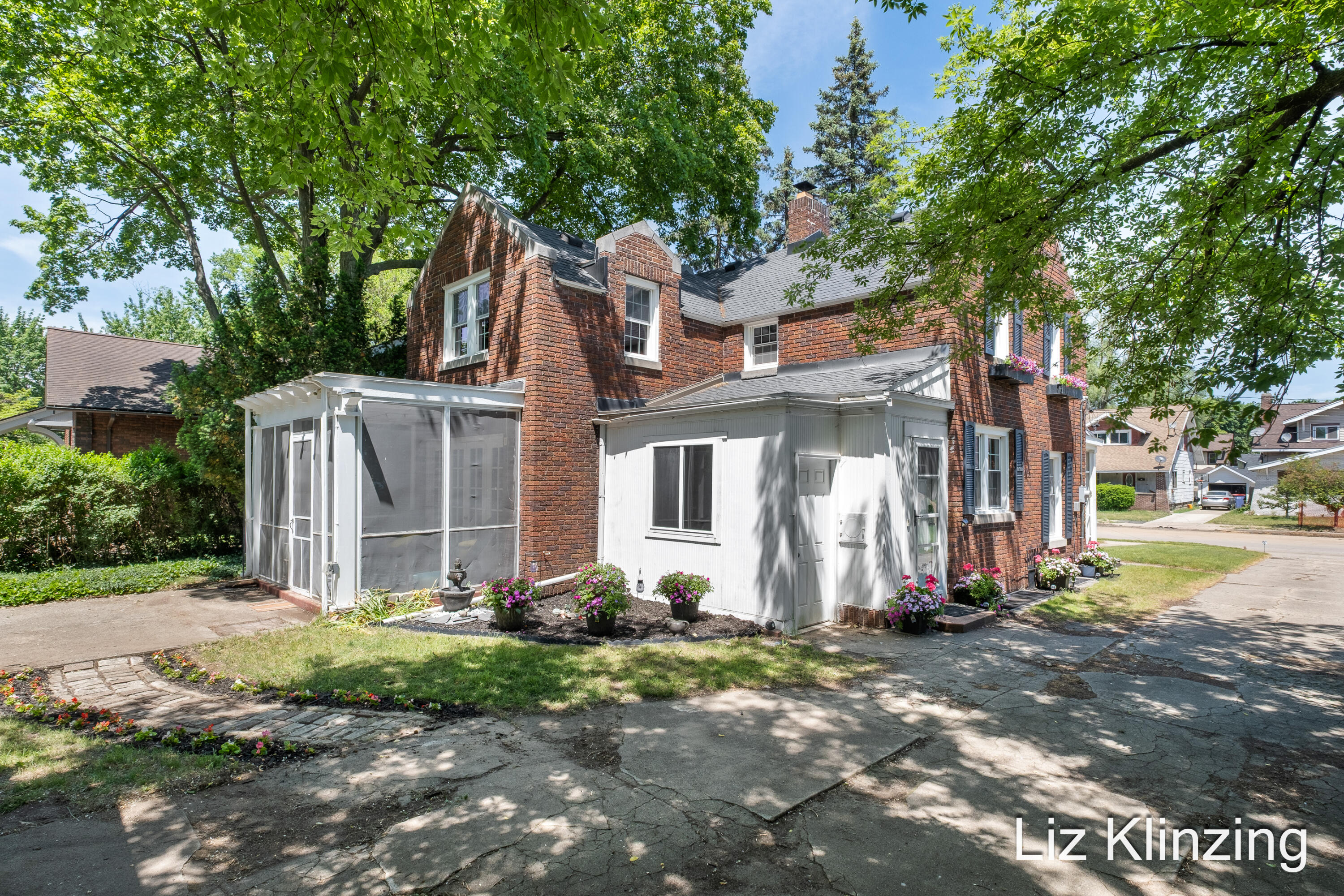 450 Burton Street SE Grand Rapids MI 49507