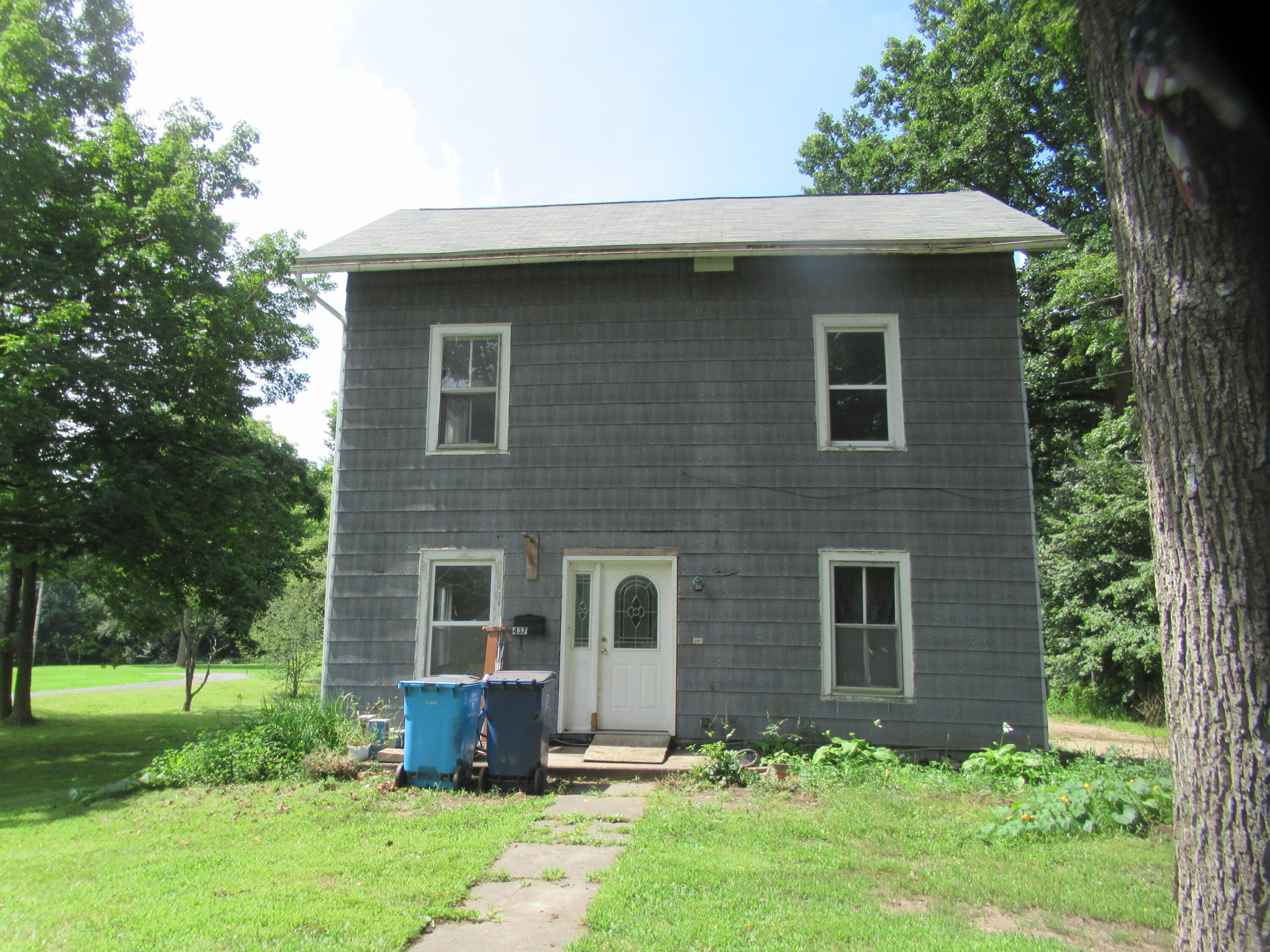 437 N Broadway Street Cassopolis MI 49031