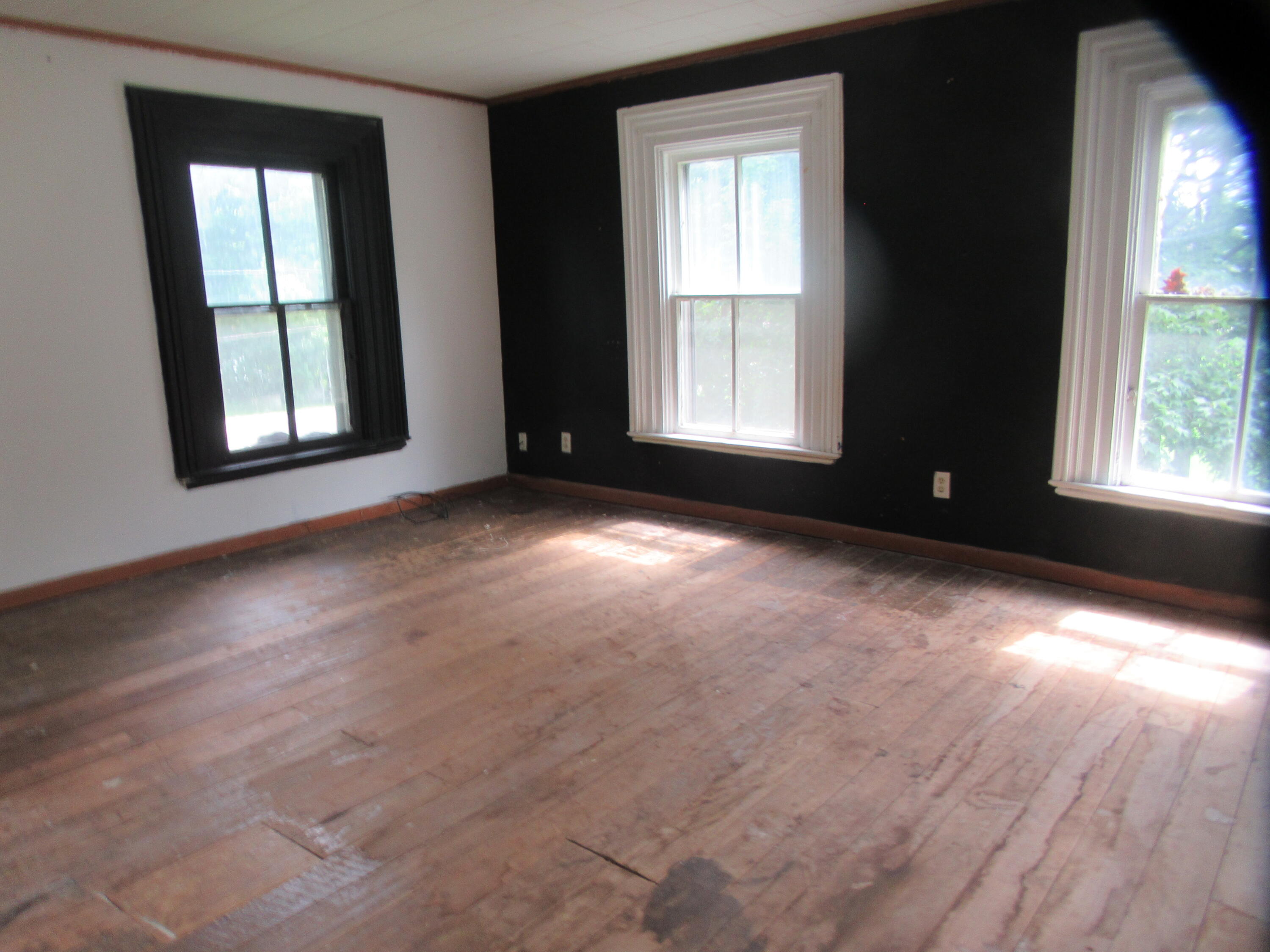 437 N Broadway Street Cassopolis MI 49031