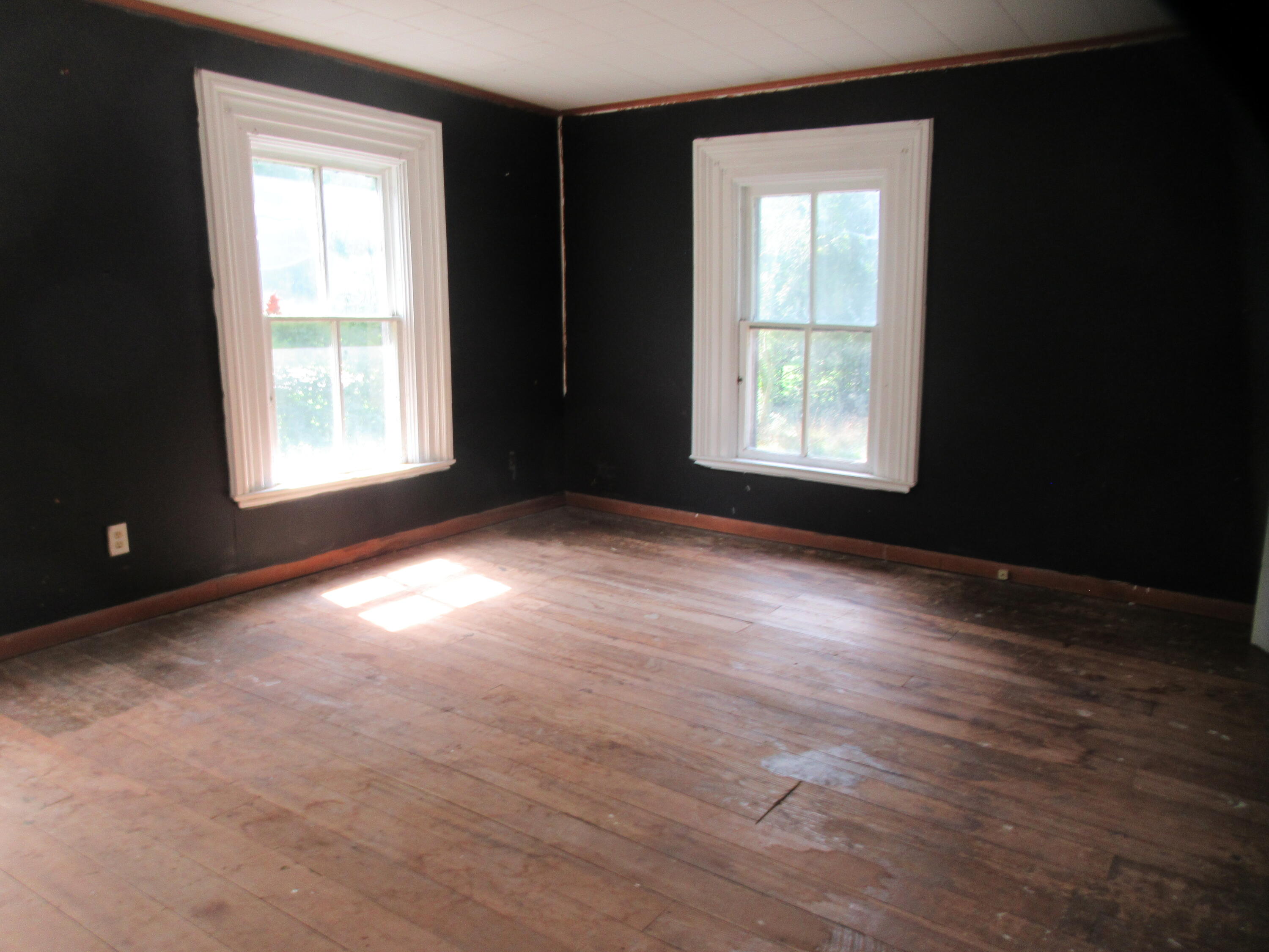 437 N Broadway Street Cassopolis MI 49031