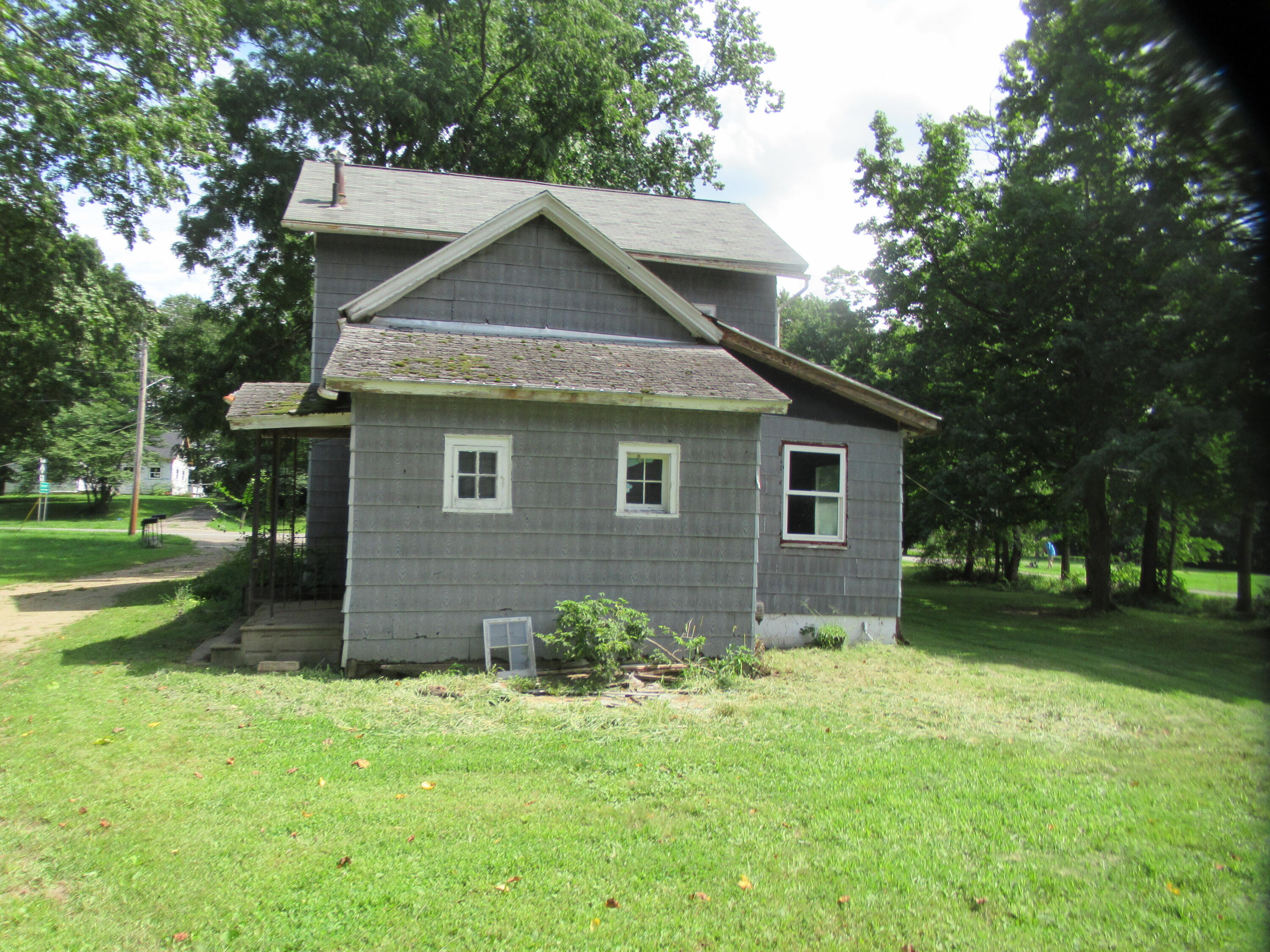 437 N Broadway Street Cassopolis MI 49031