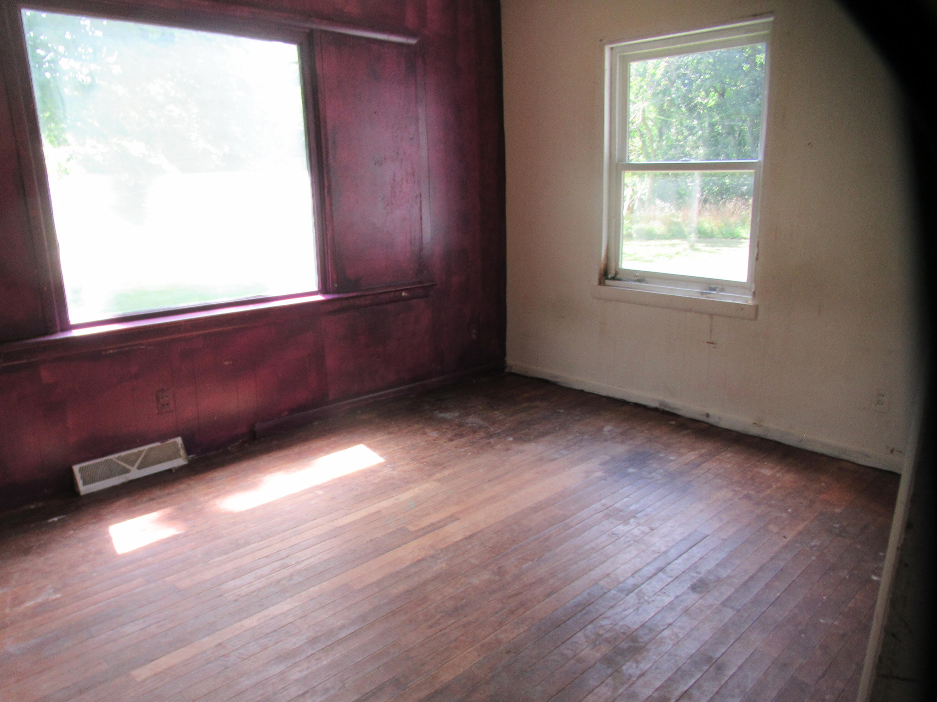 437 N Broadway Street Cassopolis MI 49031