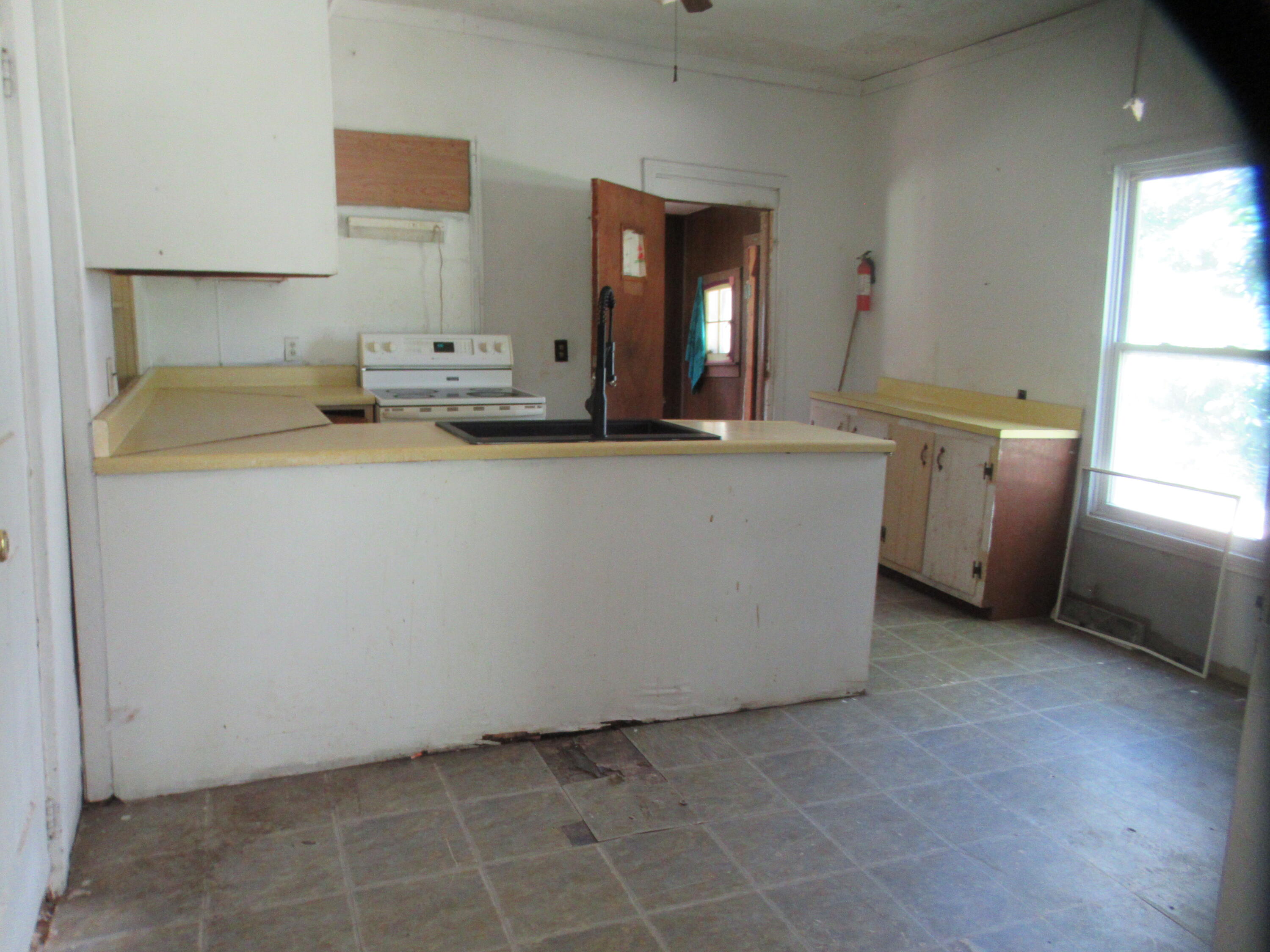 437 N Broadway Street Cassopolis MI 49031