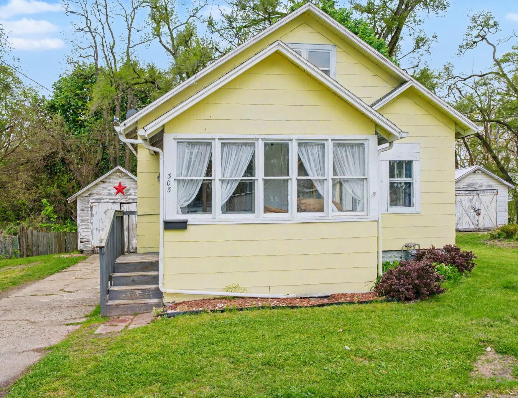 303 N Lowe Street Dowagiac MI 49047