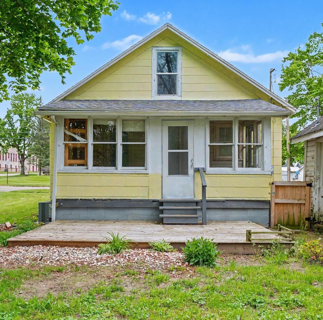 303 N Lowe Street Dowagiac MI 49047