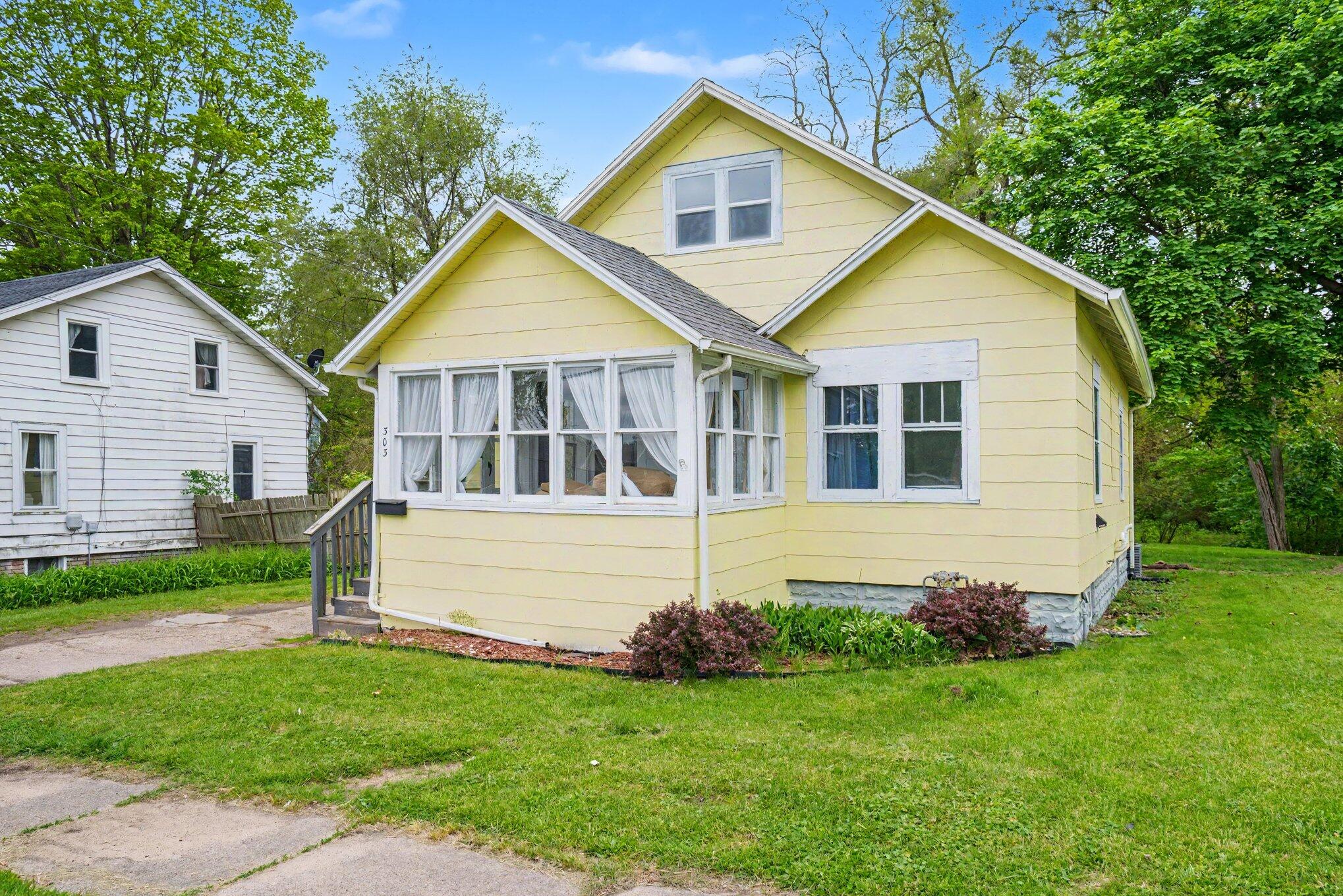 303 N Lowe Street Dowagiac MI 49047