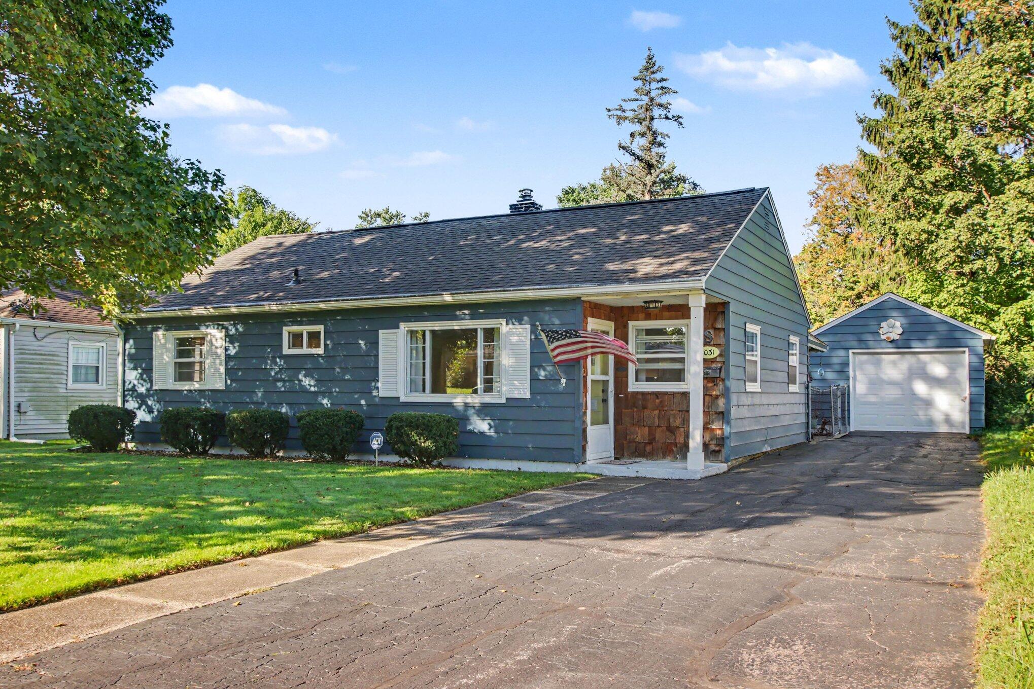 1031 Chrysler Street Kalamazoo MI 49048