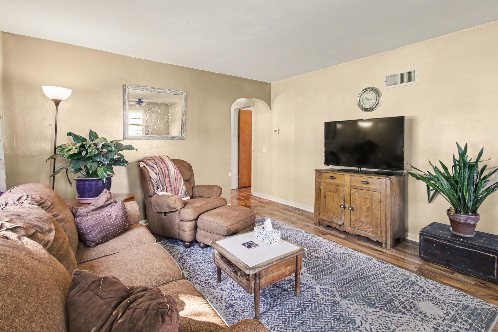 1031 Chrysler Street Kalamazoo MI 49048