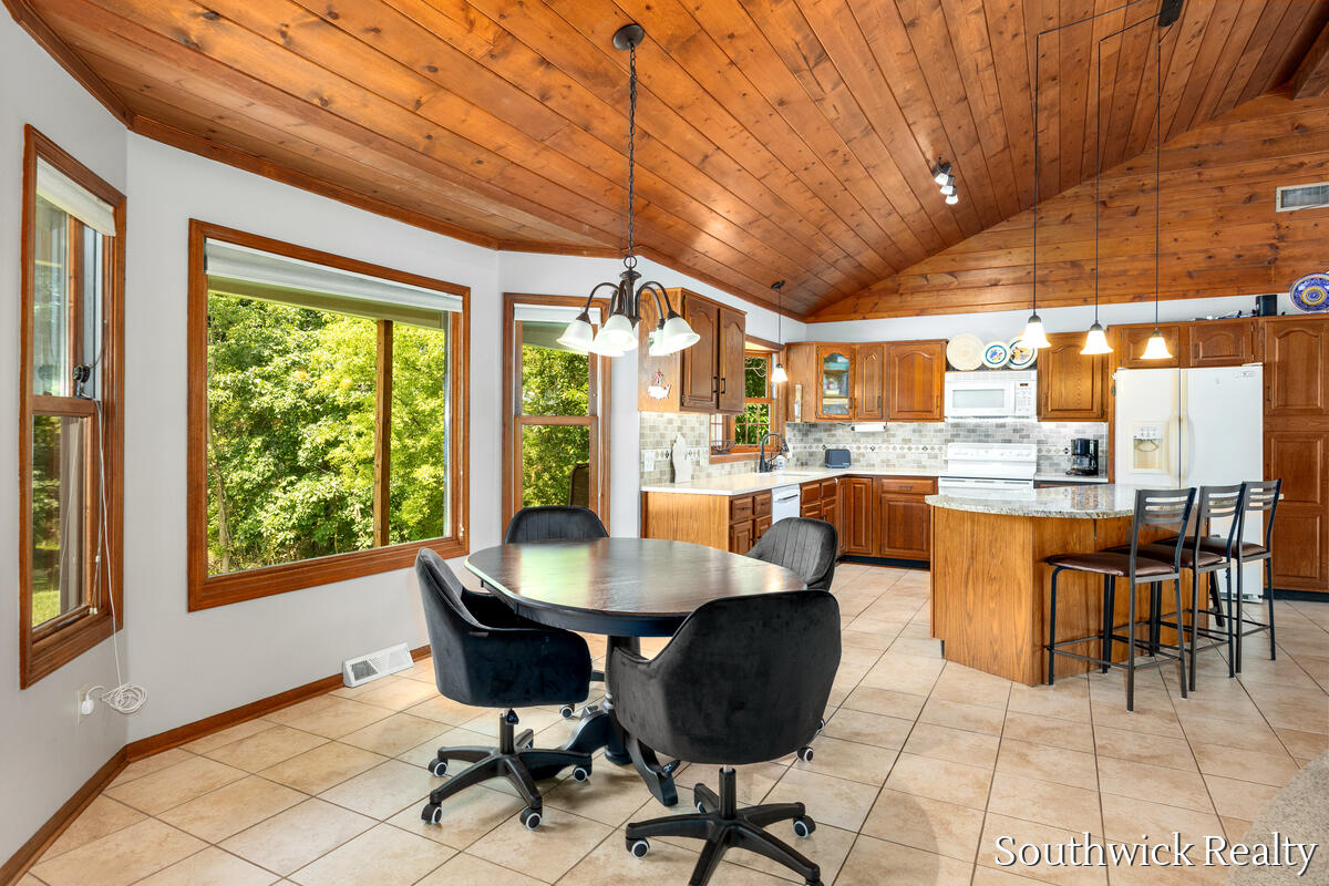 2484 Shadow Lake Court NE Grand Rapids MI 49505