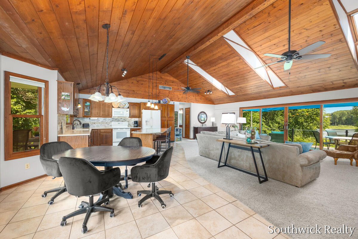 2484 Shadow Lake Court NE Grand Rapids MI 49505